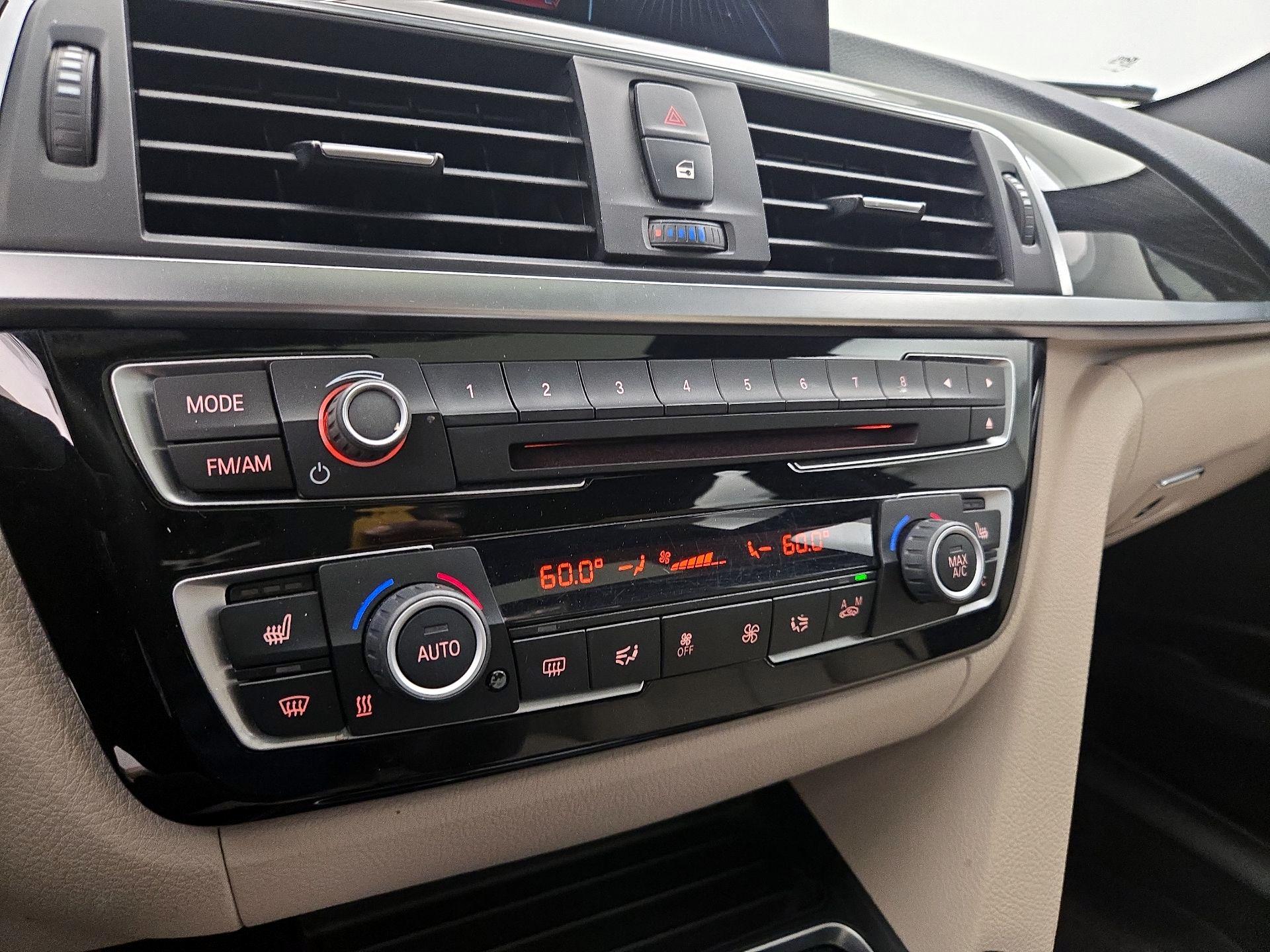Thumbnail: 2016 BMW 3 Series - 17