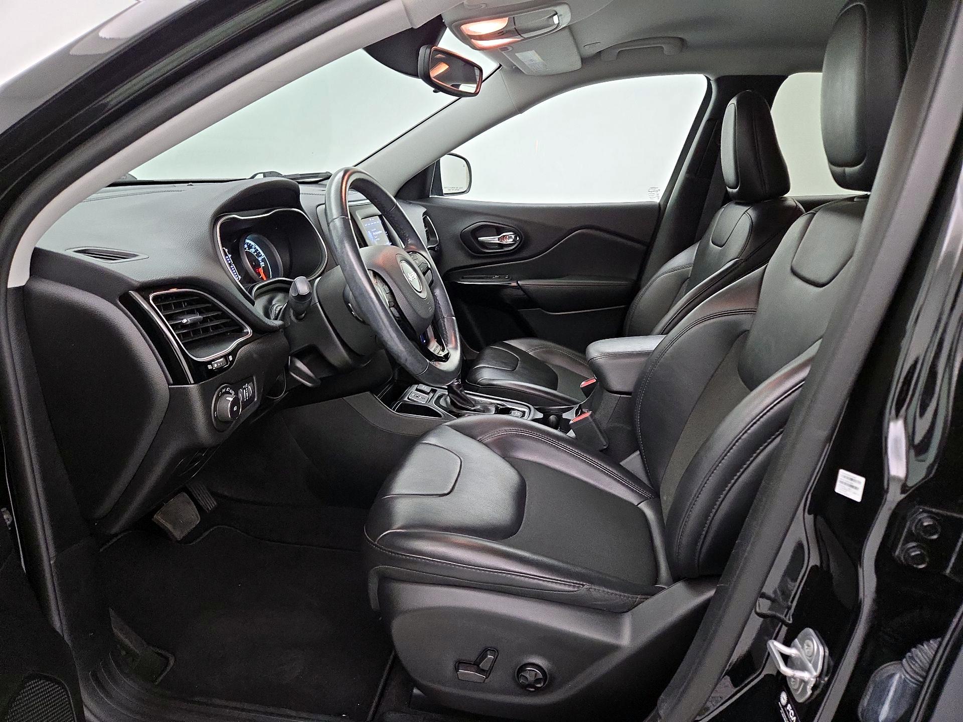 Thumbnail: 2021 Jeep Cherokee - 11