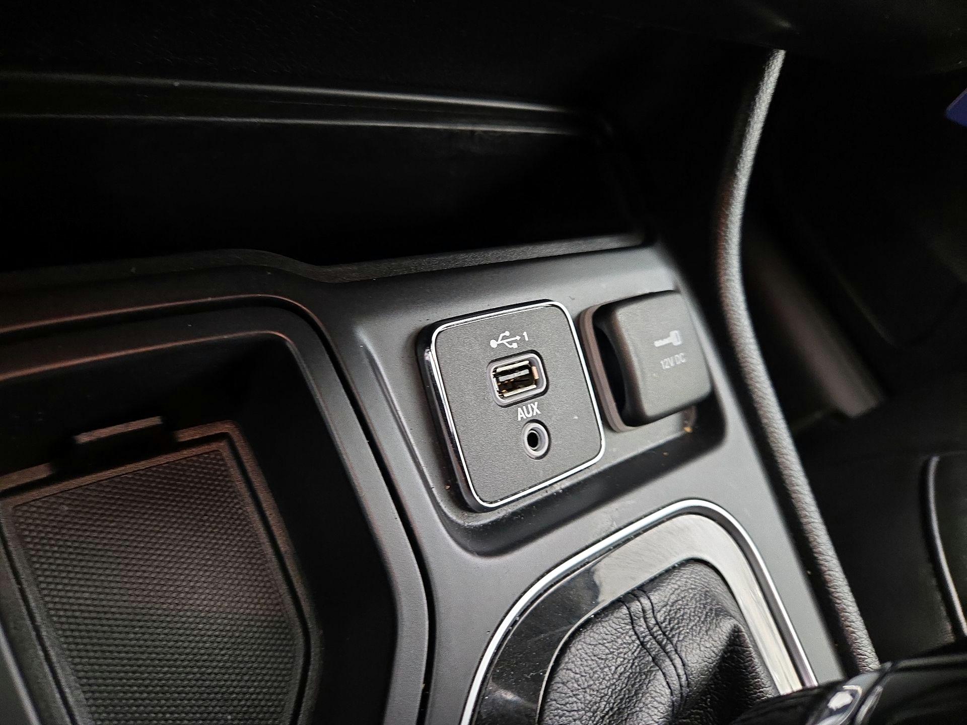 Thumbnail: 2021 Jeep Cherokee - 18
