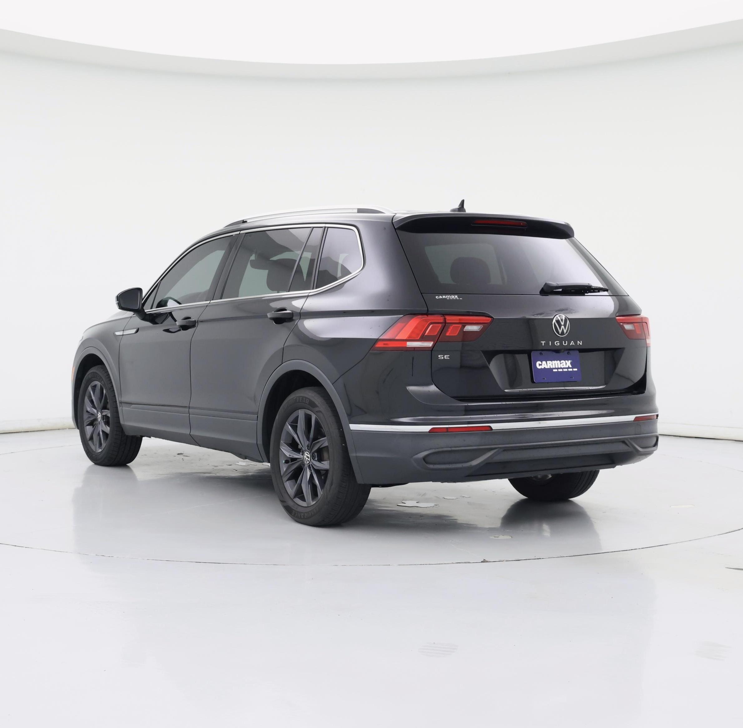 Thumbnail: 2022 Volkswagen Tiguan - 2