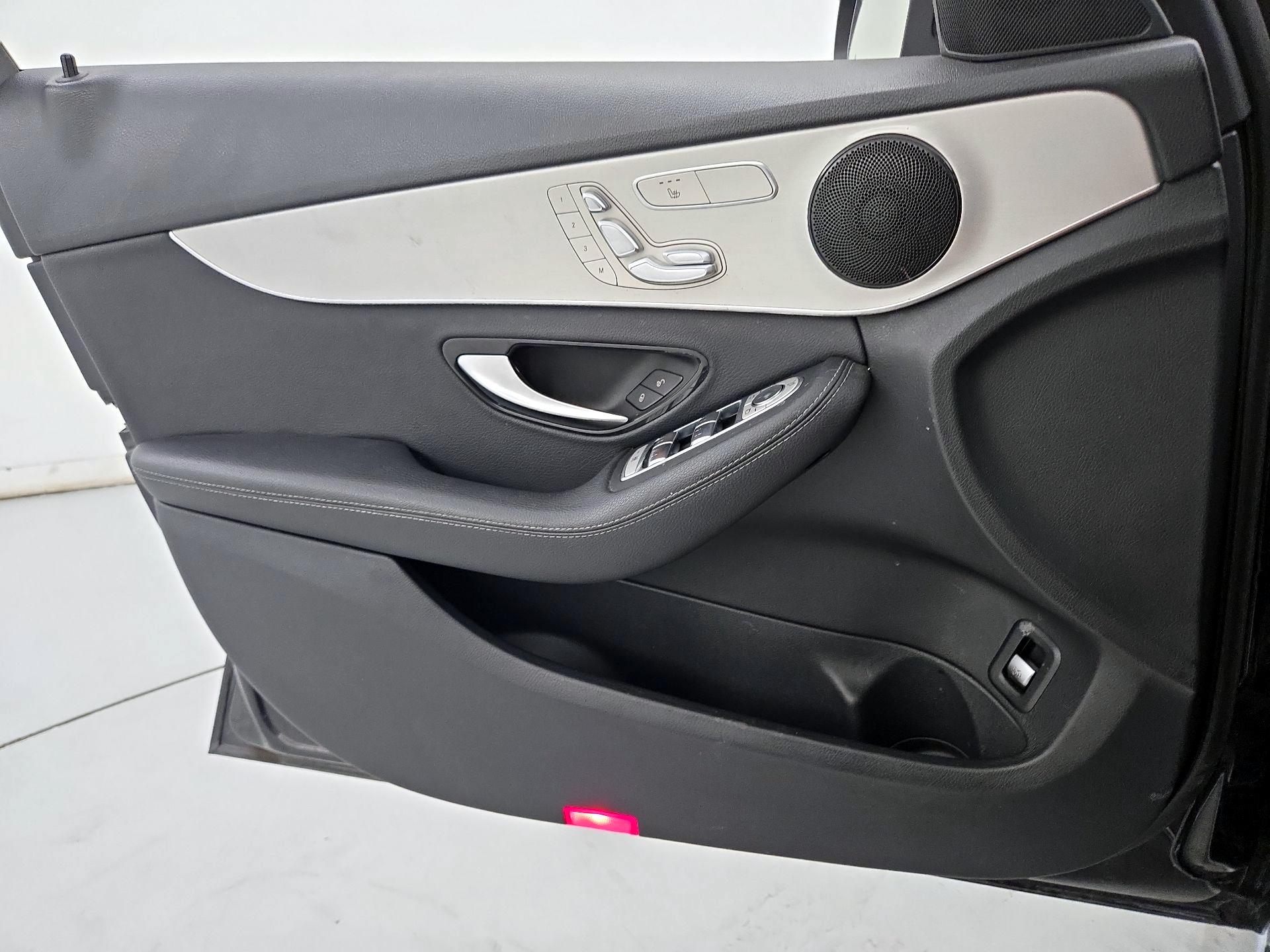 Thumbnail: 2021 Mercedes-Benz C-Class - 12
