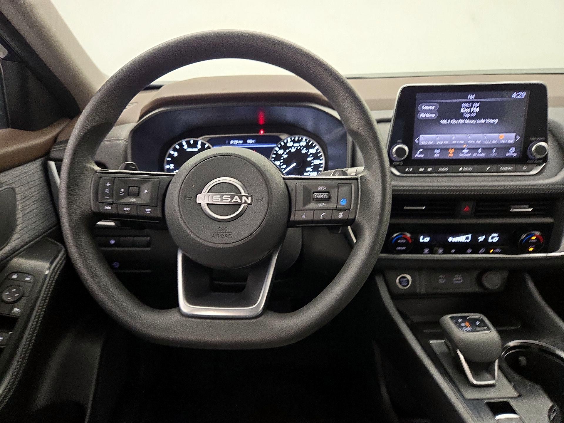 Thumbnail: 2023 Nissan Rogue - 10