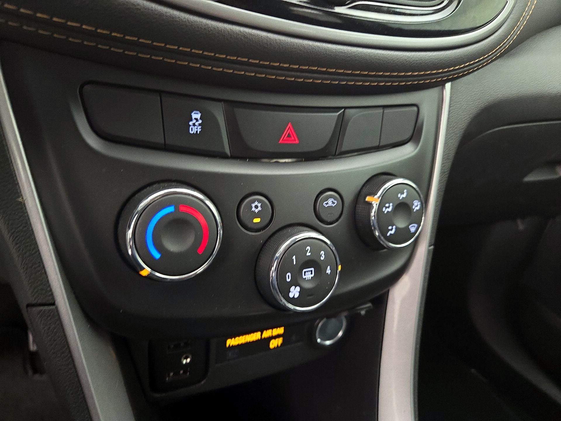 Thumbnail: 2022 Chevrolet Trax - 16