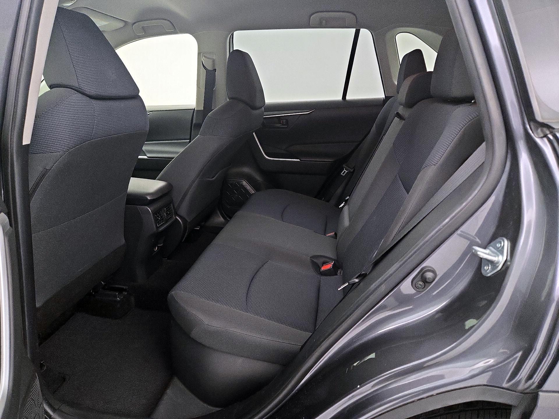 Thumbnail: 2020 Toyota RAV4 - 19