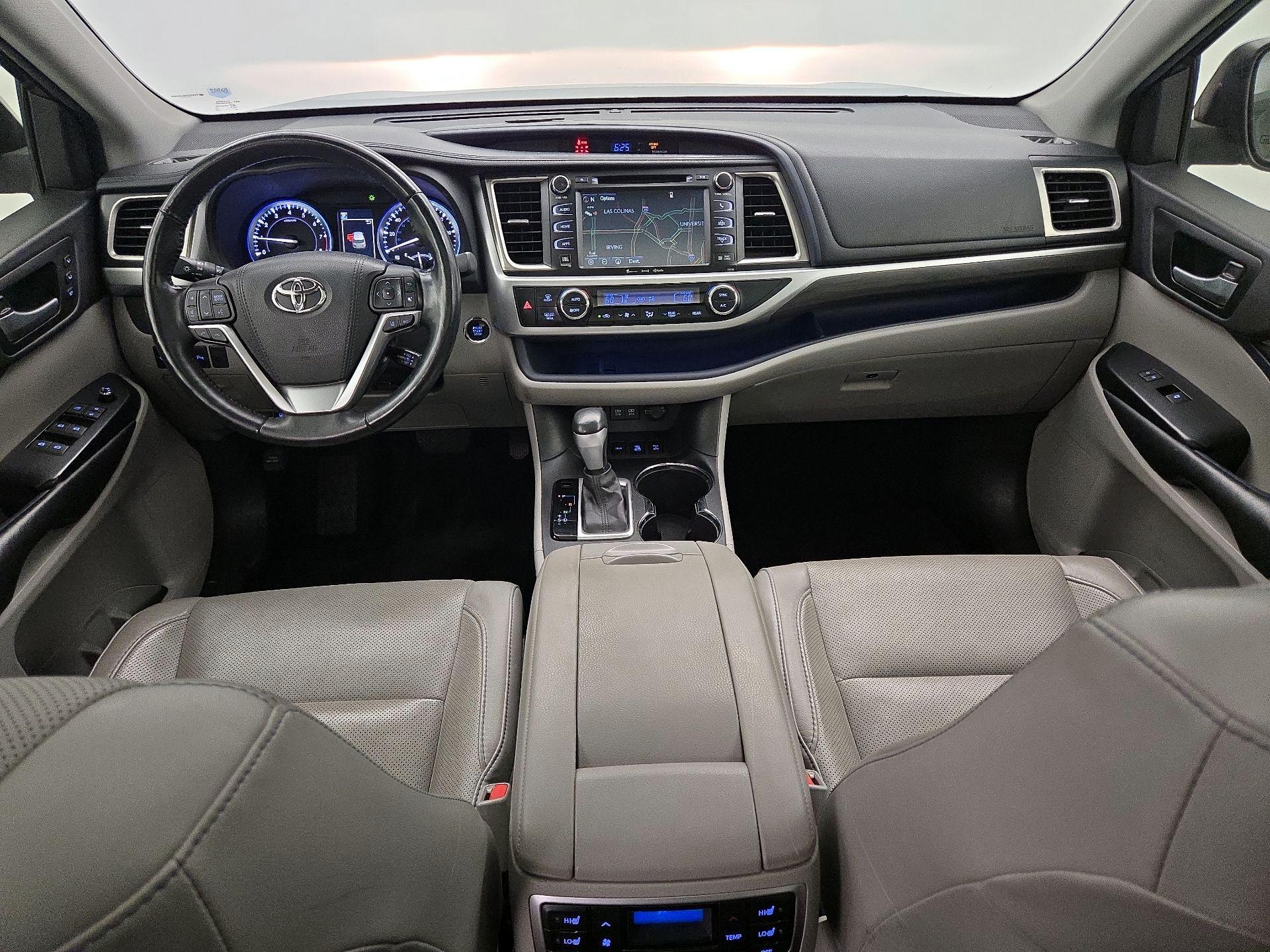 Thumbnail: 2017 Toyota Highlander - 9