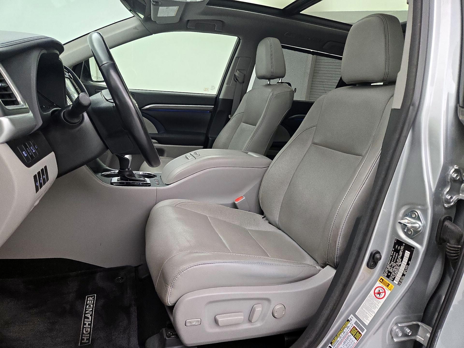 Thumbnail: 2017 Toyota Highlander - 11