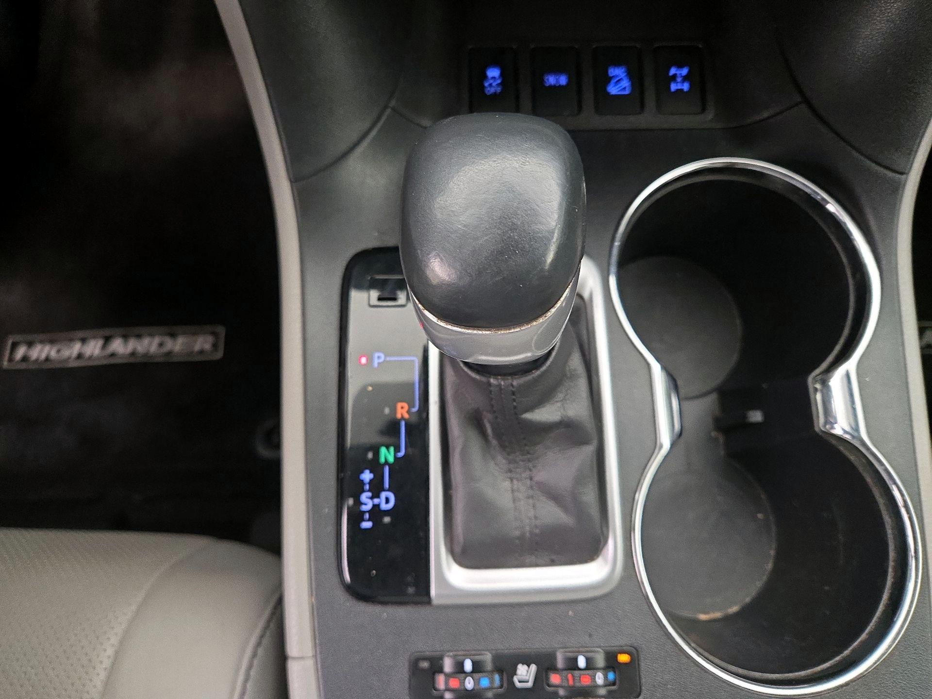 Thumbnail: 2017 Toyota Highlander - 18