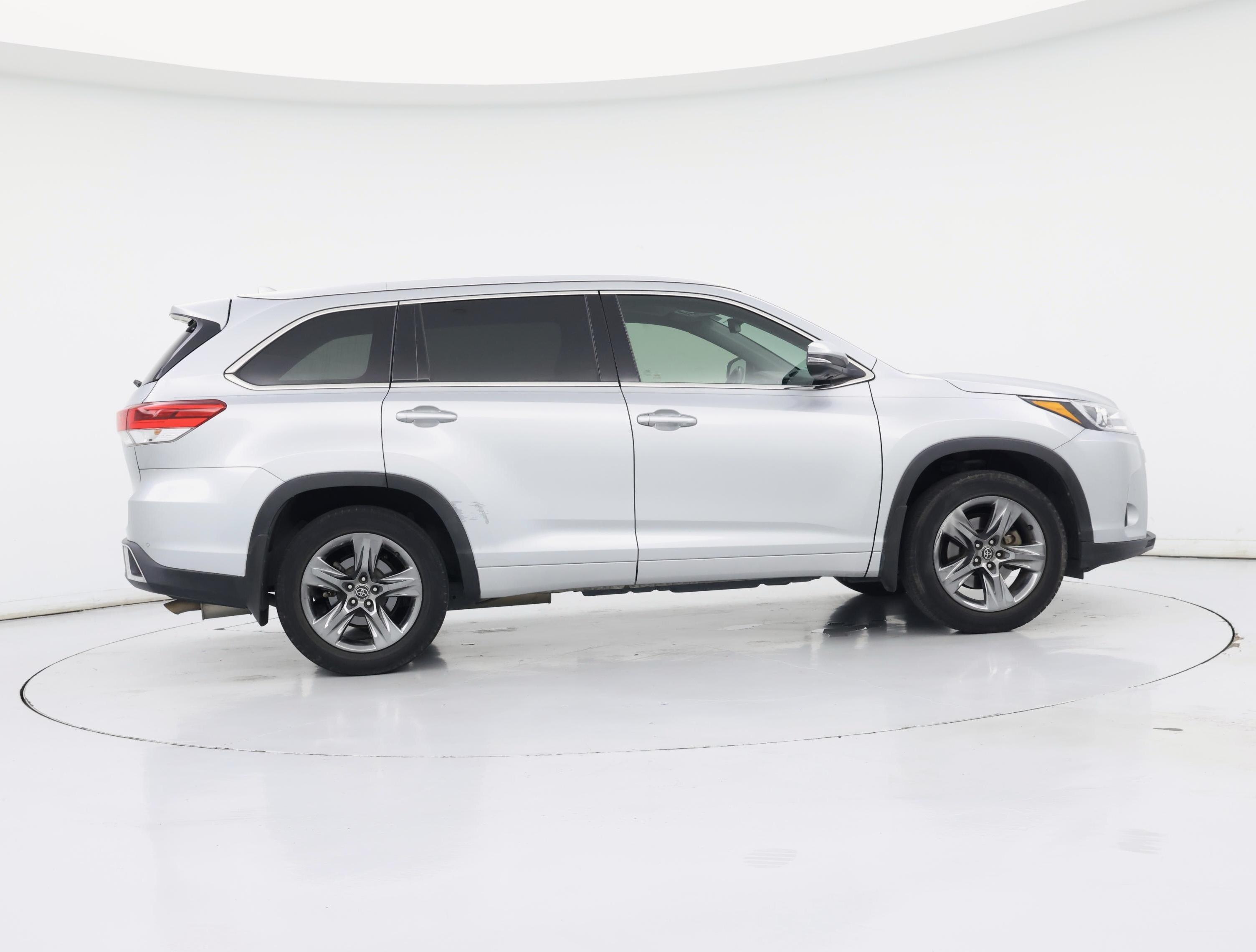 Thumbnail: 2017 Toyota Highlander - 7