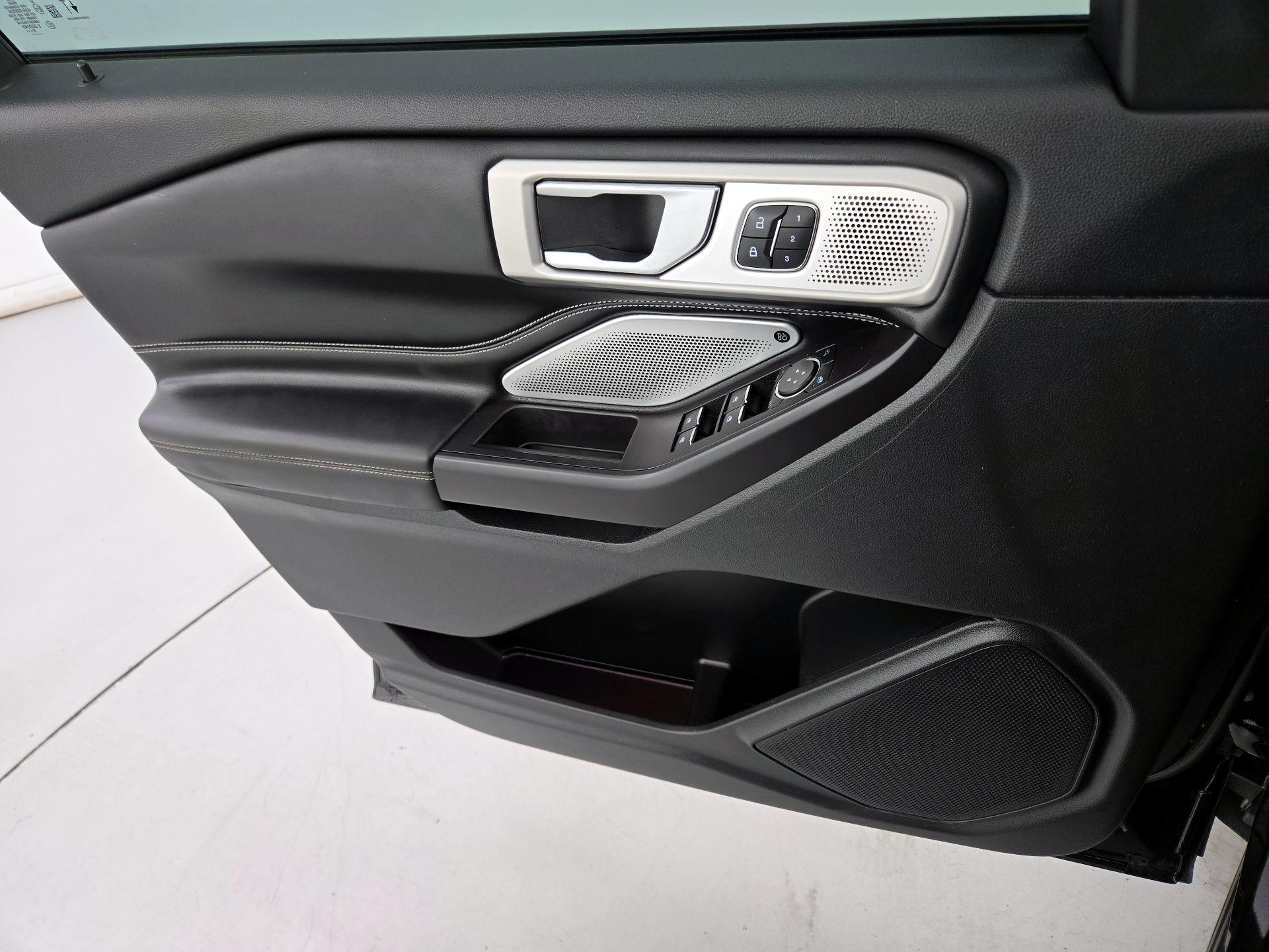 Thumbnail: 2020 Ford Explorer - 12