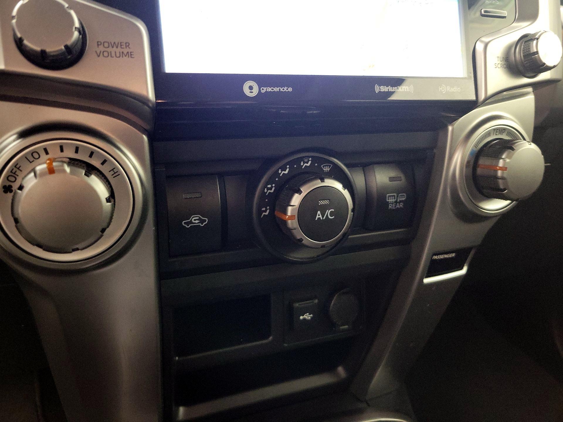 Thumbnail: 2022 Toyota 4Runner - 17