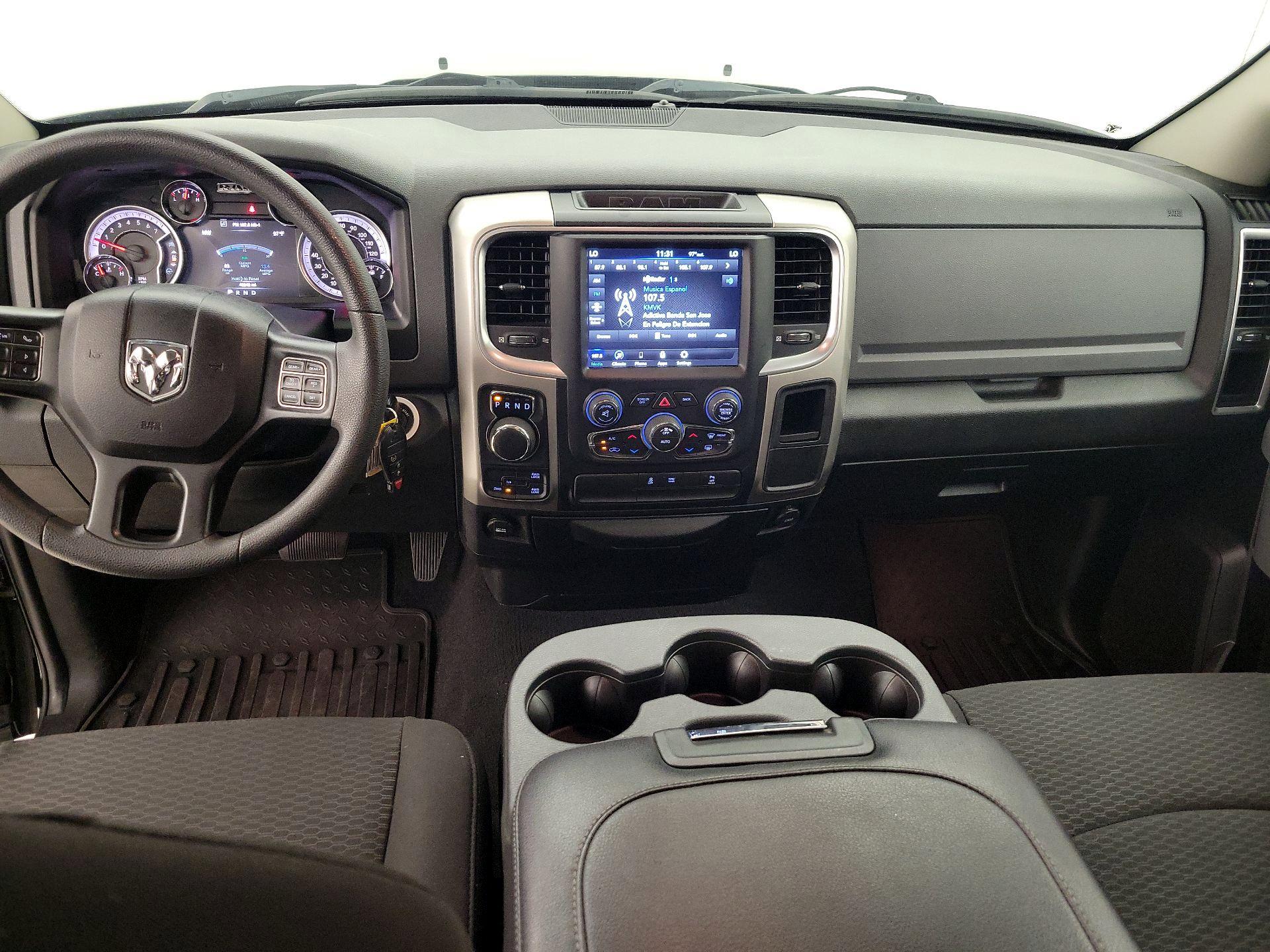 Thumbnail: 2019 RAM 1500 Classic - 9