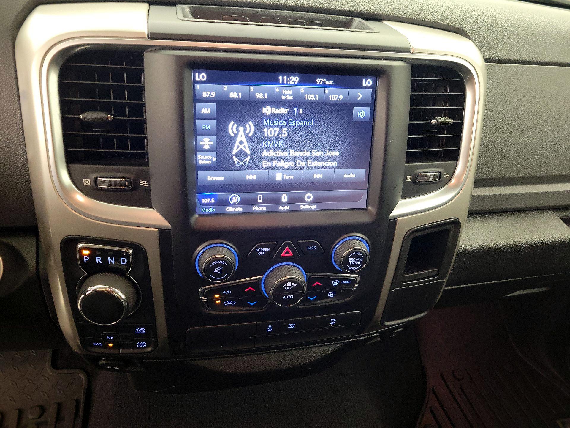 Thumbnail: 2019 RAM 1500 Classic - 15