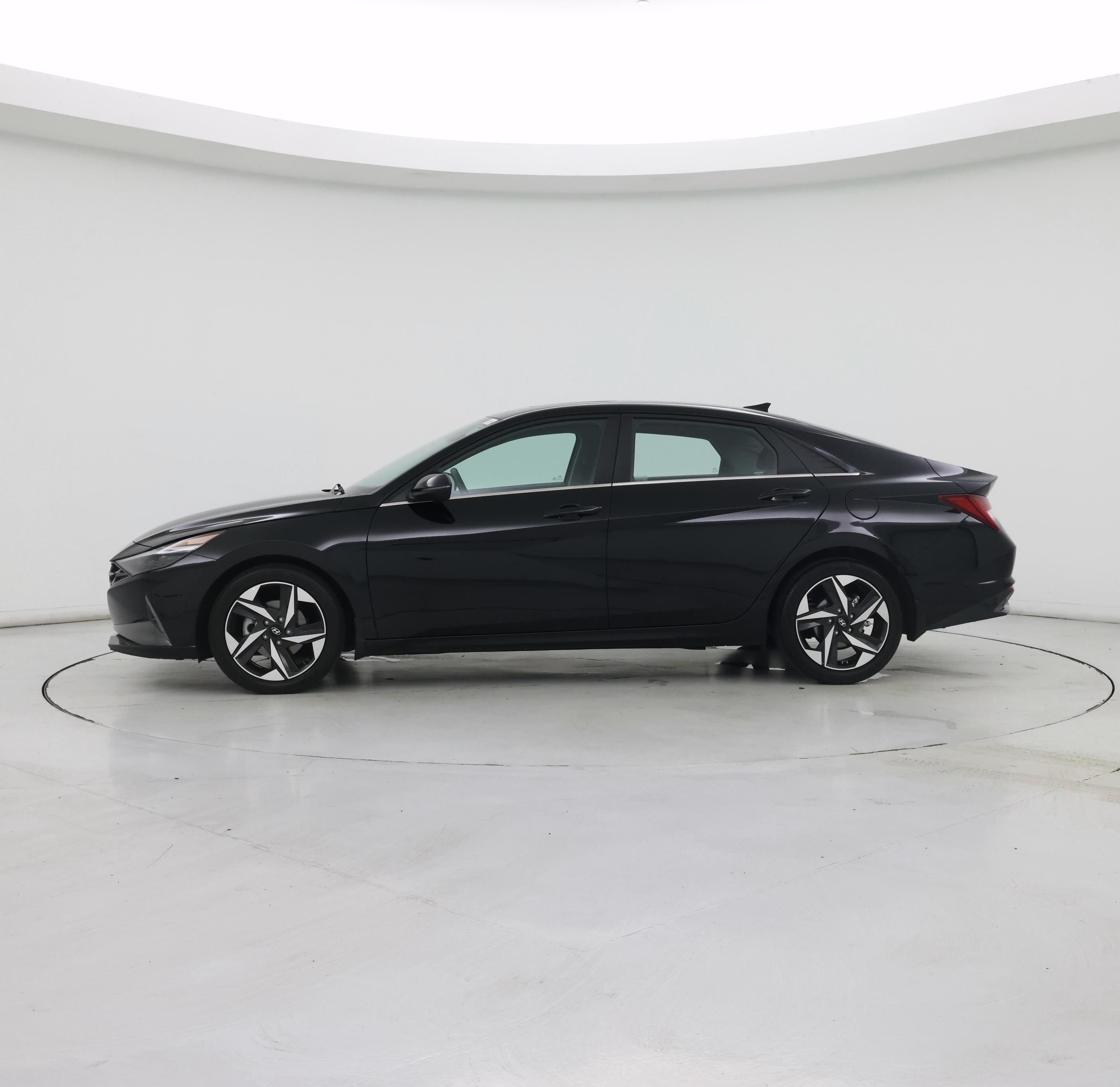 Thumbnail: 2023 Hyundai Elantra - 3