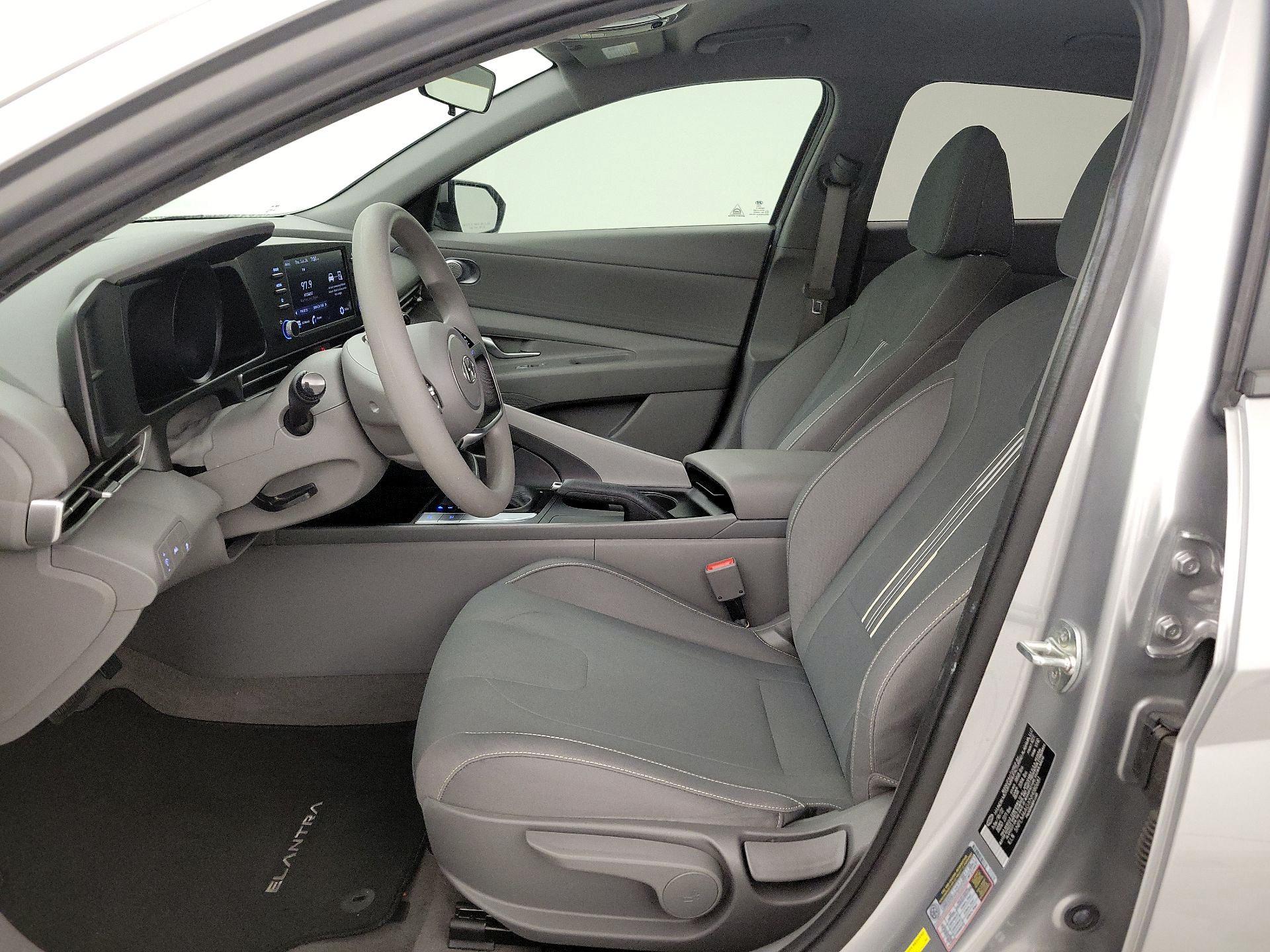 Thumbnail: 2022 Hyundai Elantra - 11