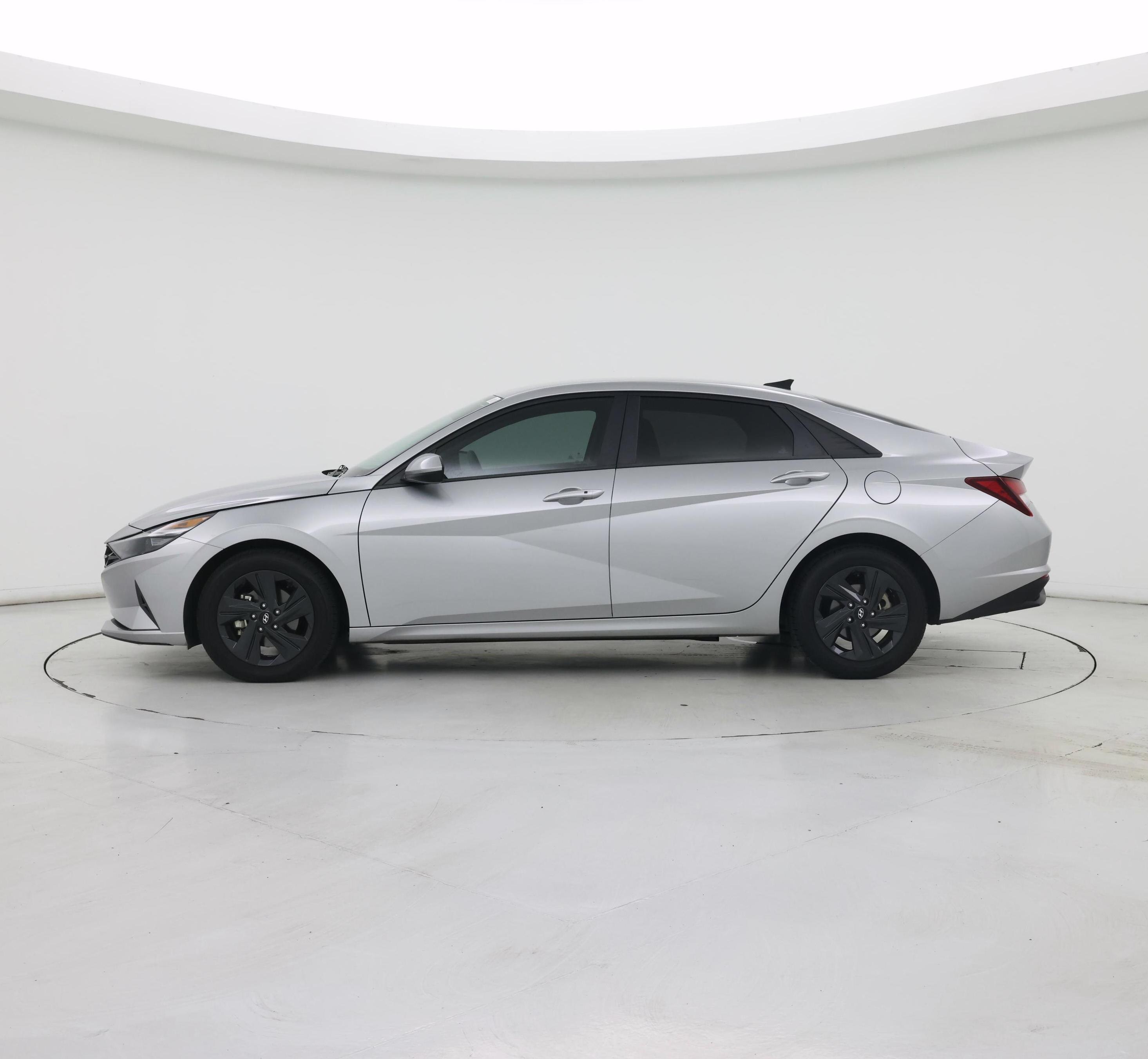Thumbnail: 2022 Hyundai Elantra - 3