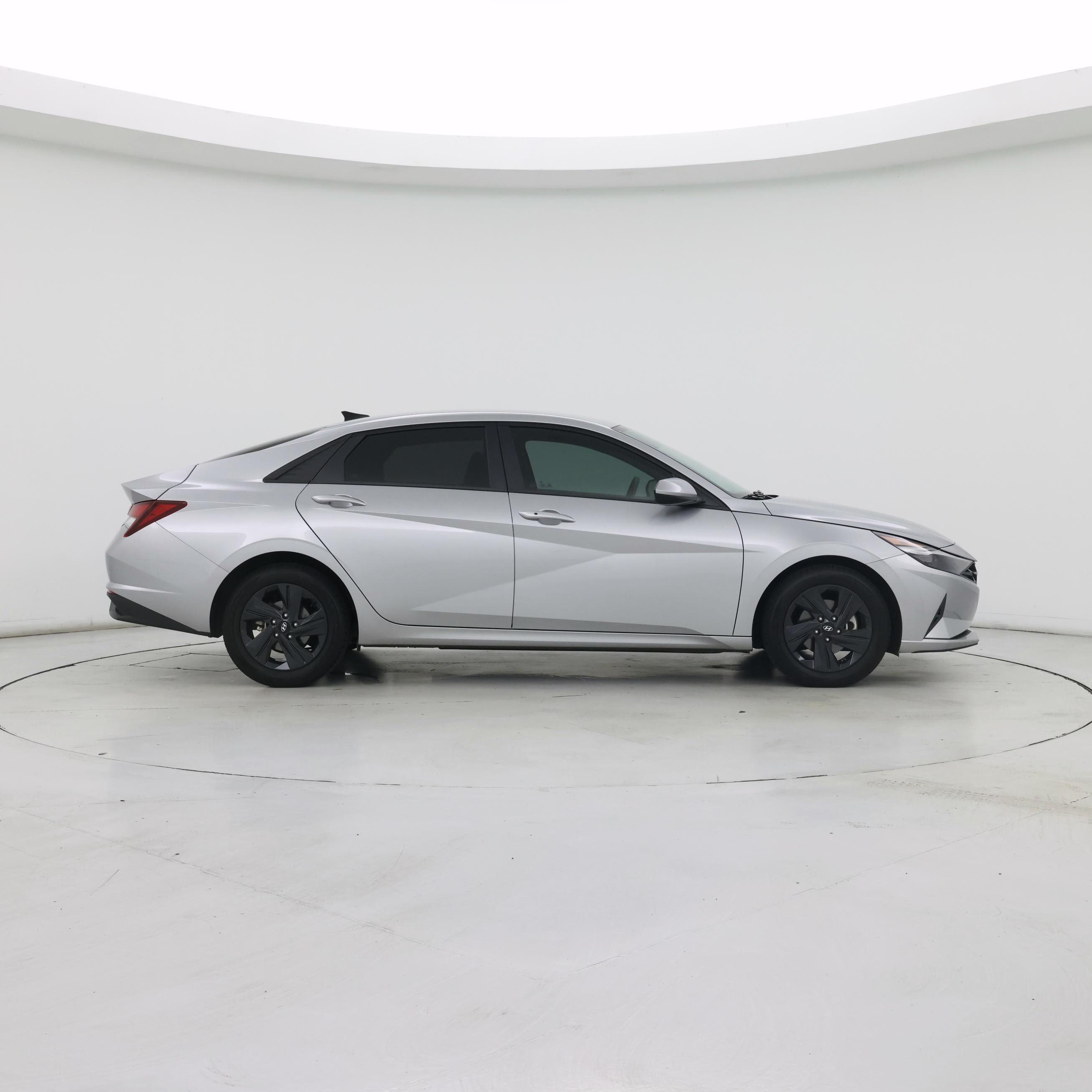 Thumbnail: 2022 Hyundai Elantra - 7