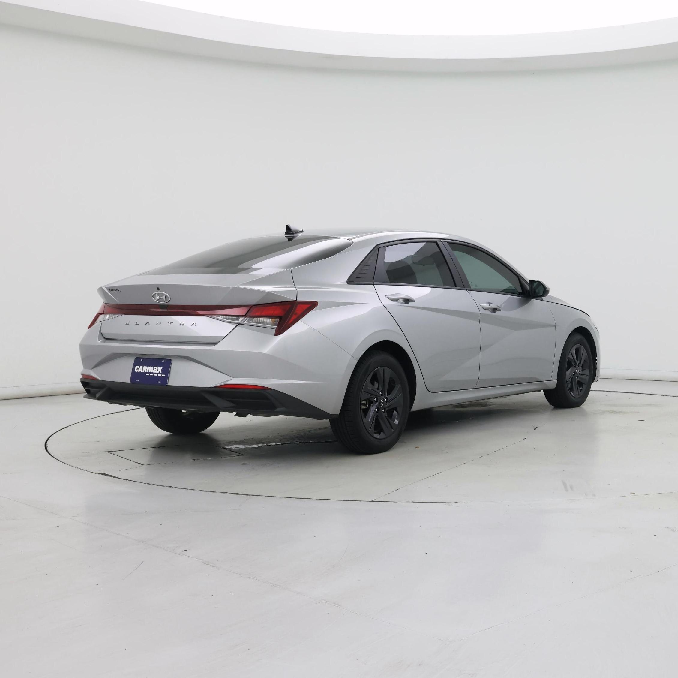 Thumbnail: 2022 Hyundai Elantra - 8