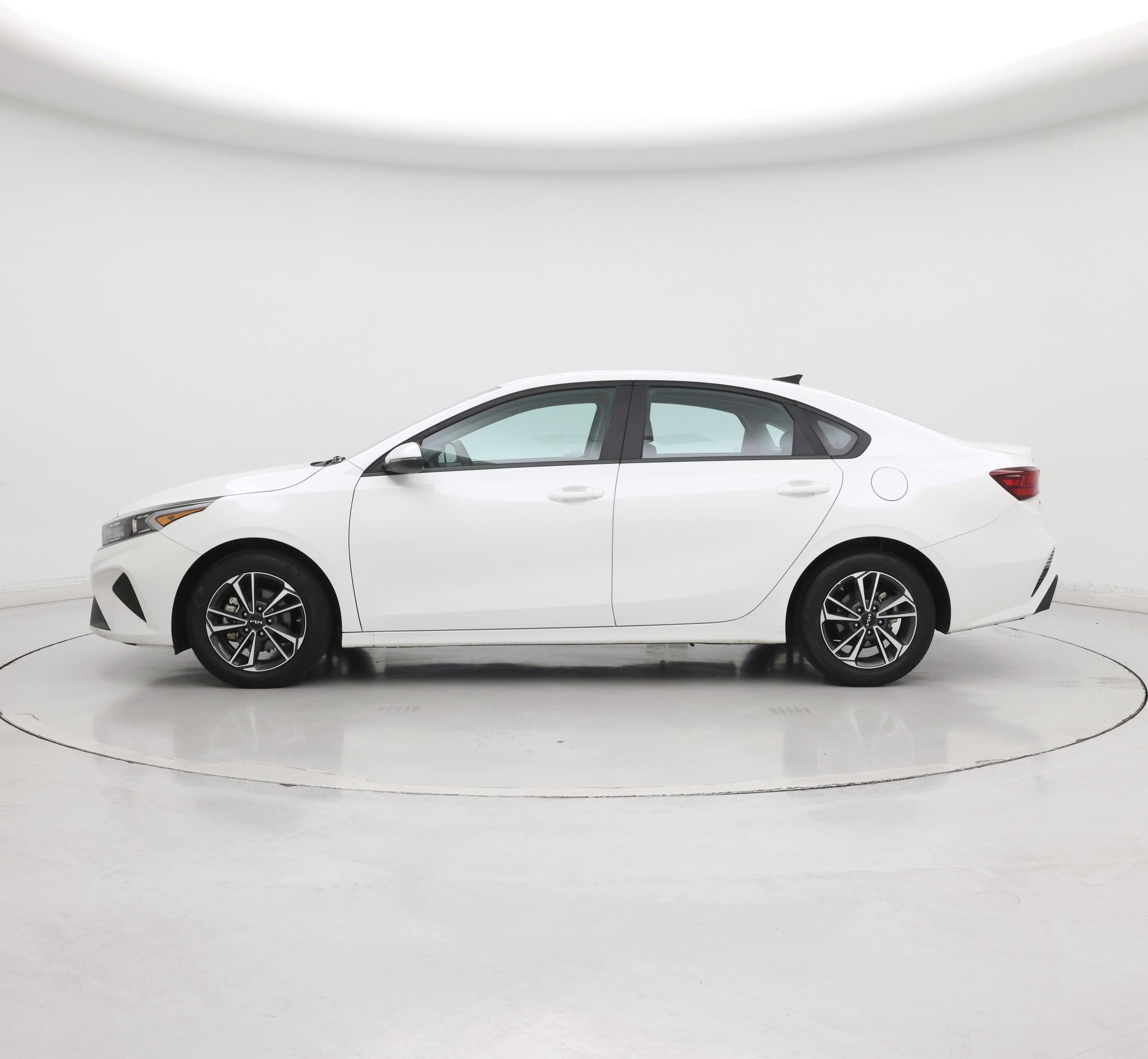 Thumbnail: 2023 Kia Forte - 3
