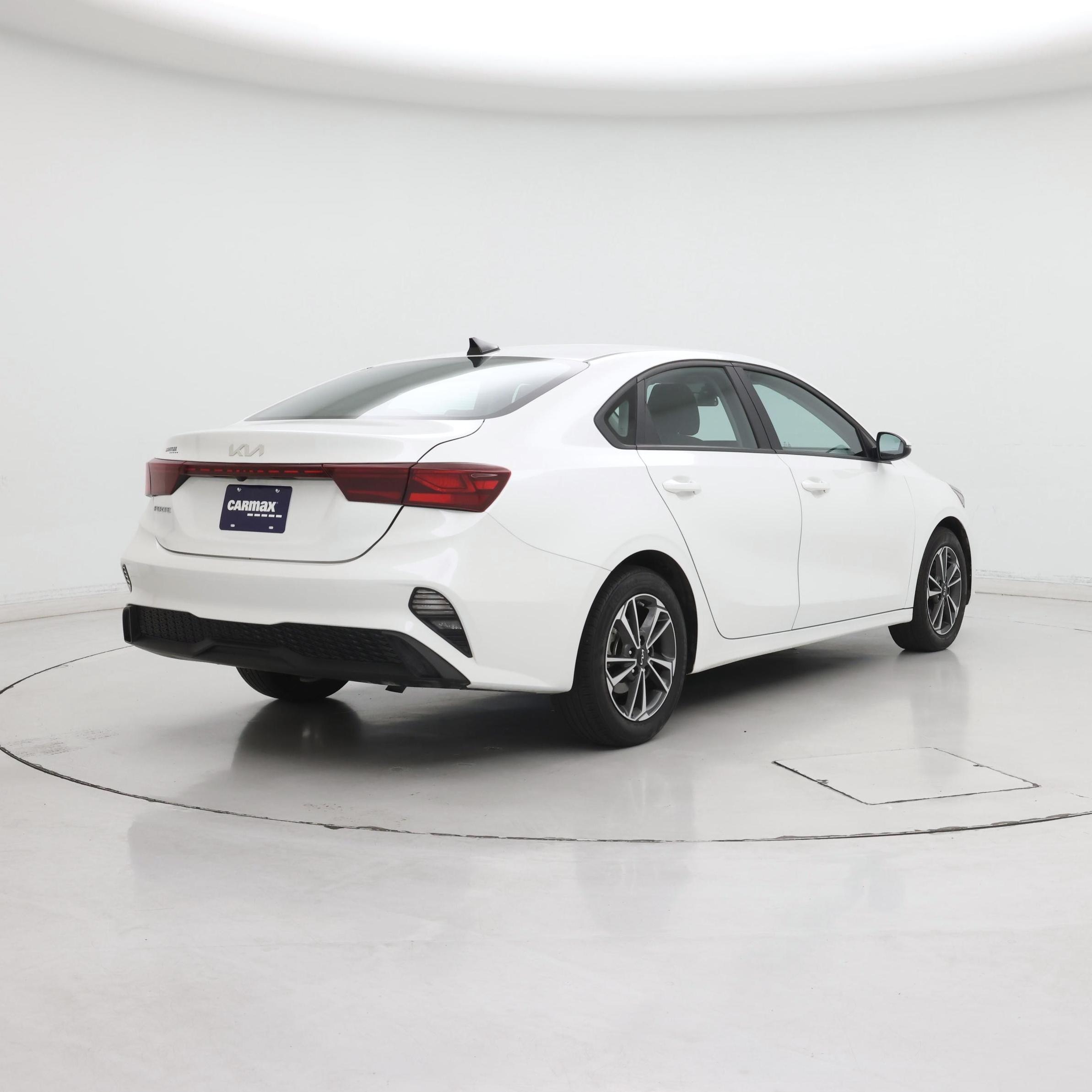 Thumbnail: 2023 Kia Forte - 8