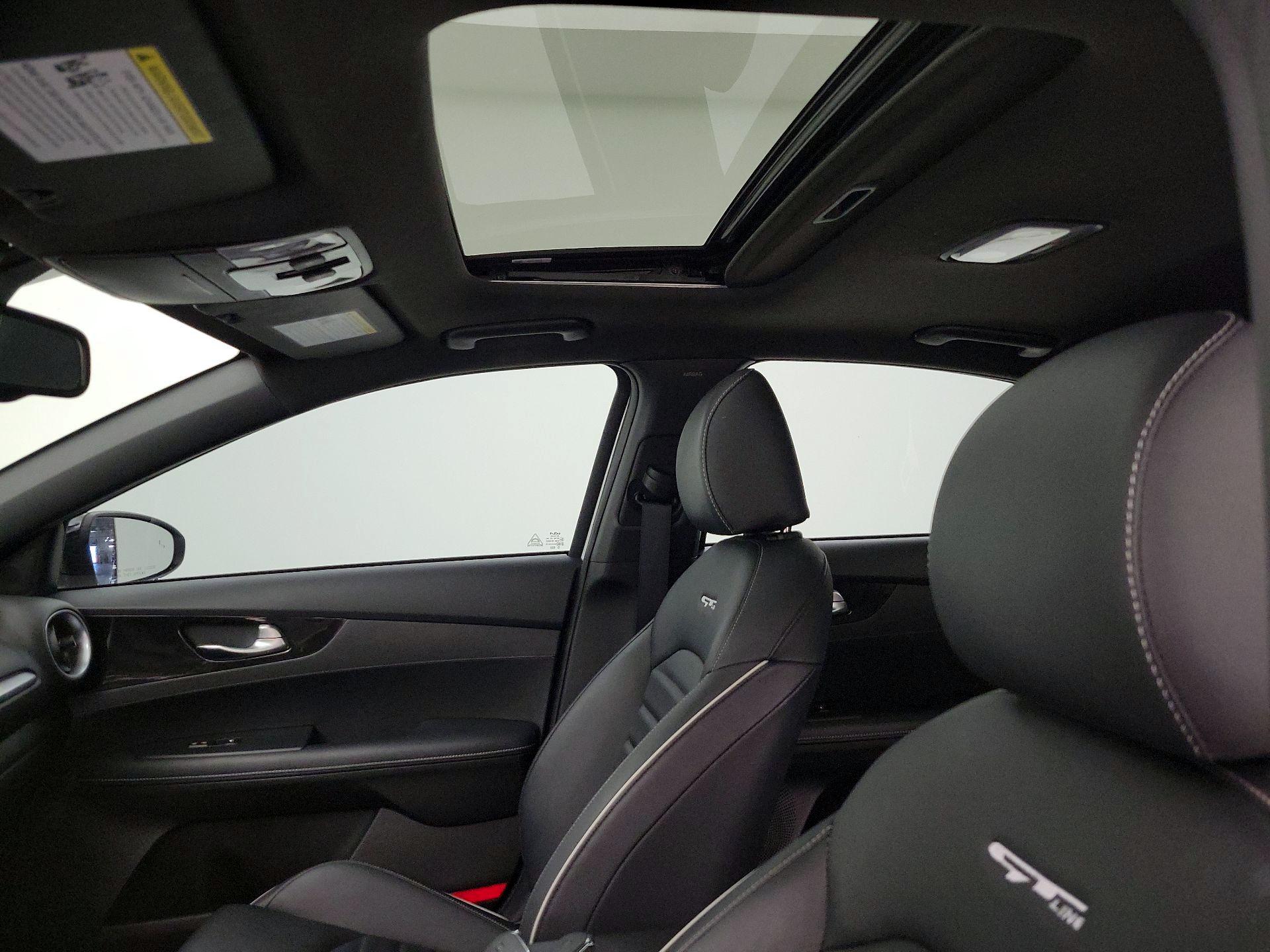 Thumbnail: 2023 Kia Forte - 18