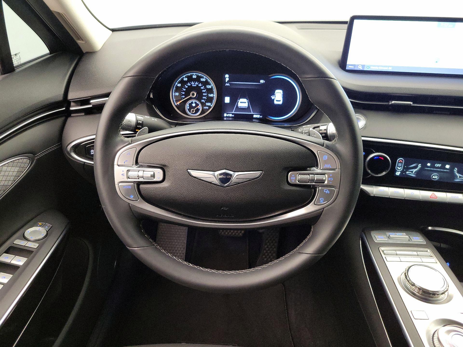 Thumbnail: 2023 Genesis GV70 - 10