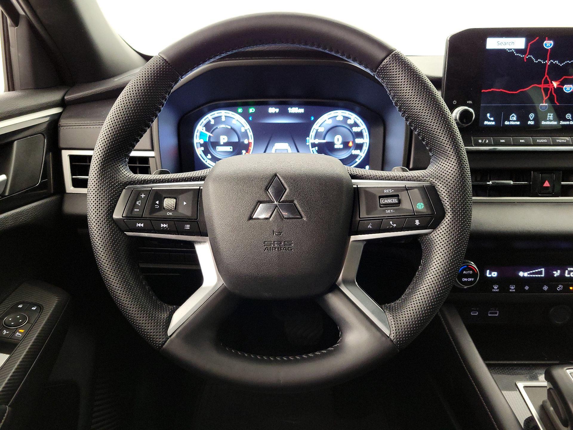 Thumbnail: 2023 Mitsubishi Outlander - 10