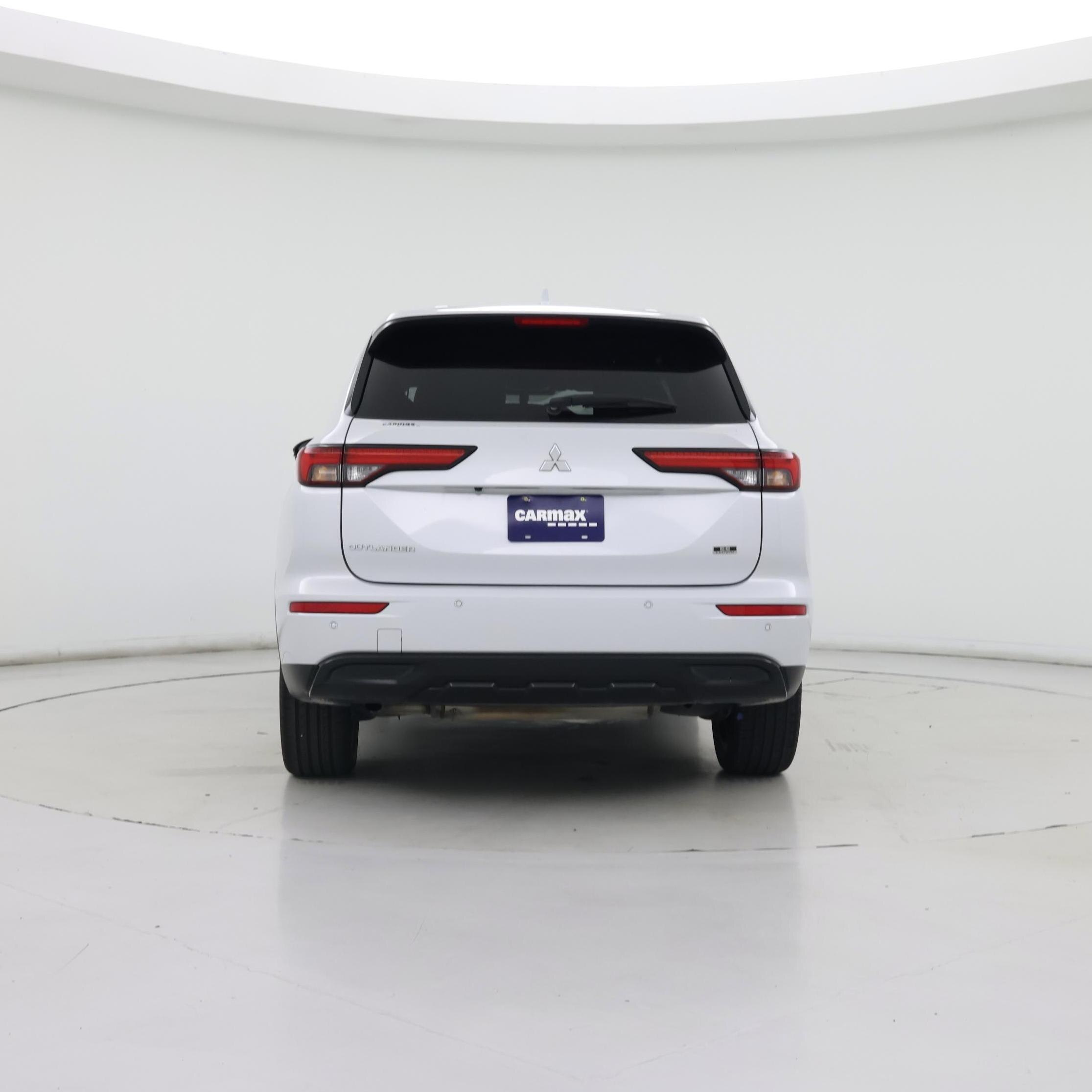 Thumbnail: 2023 Mitsubishi Outlander - 6