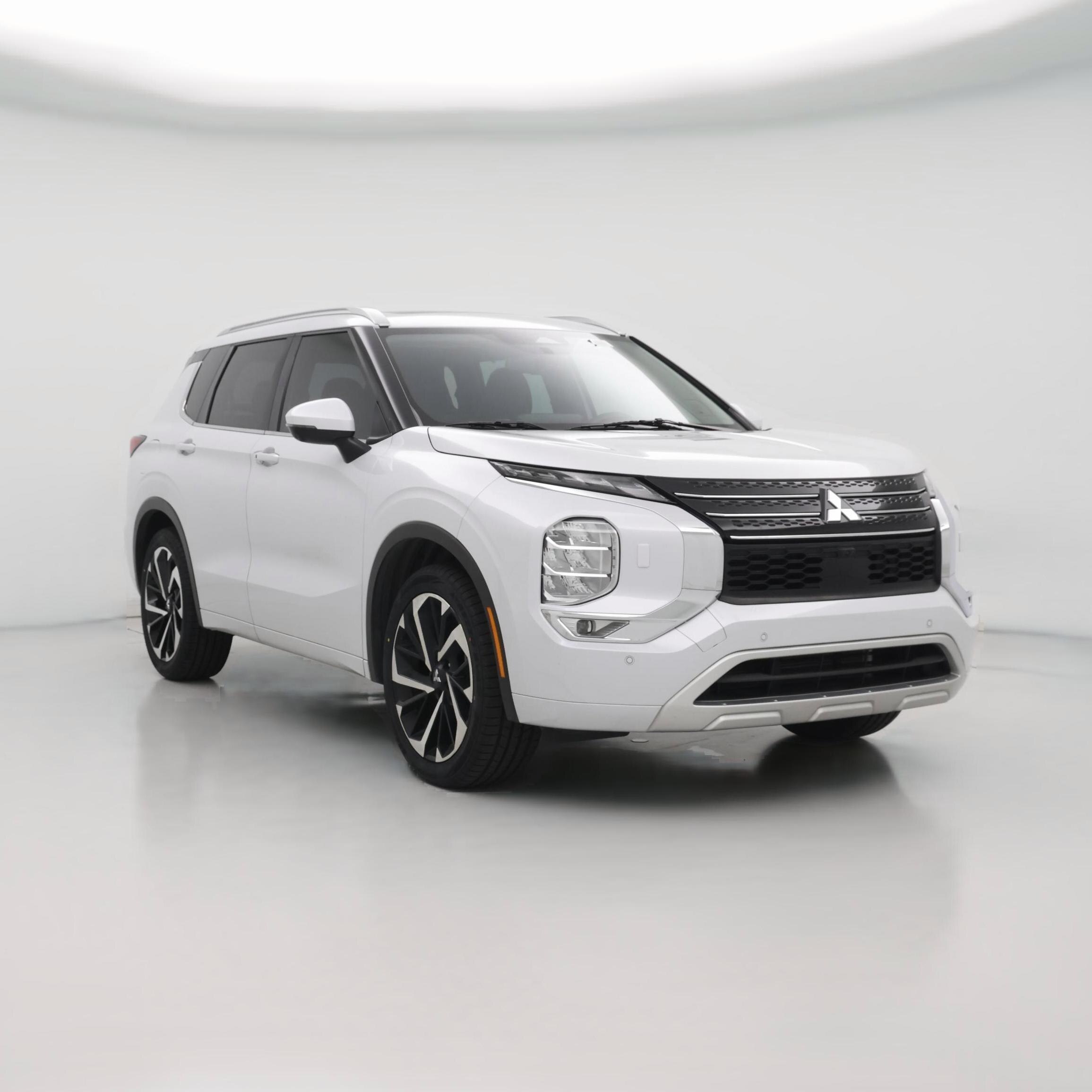 Thumbnail: 2023 Mitsubishi Outlander - 1