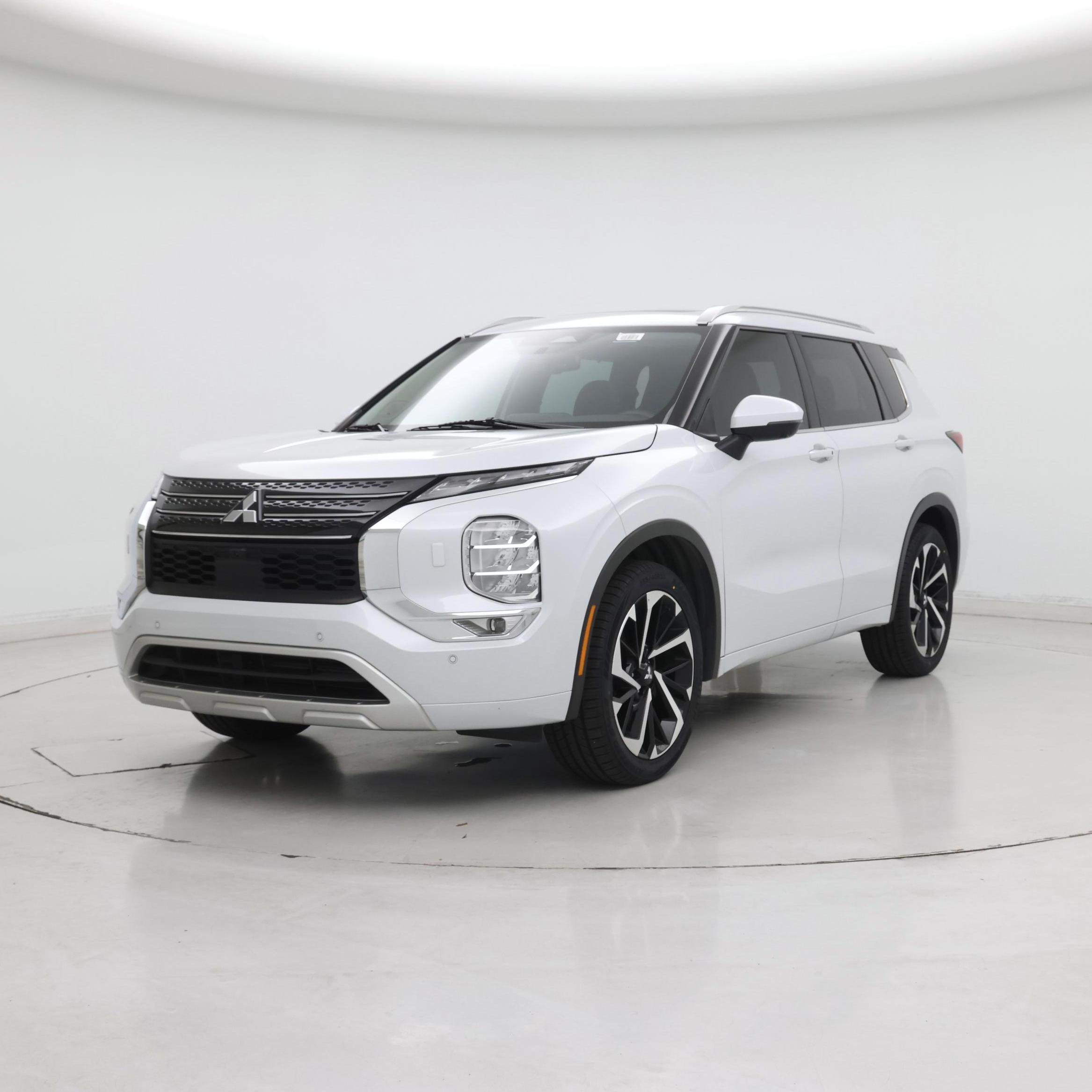 Thumbnail: 2023 Mitsubishi Outlander - 4
