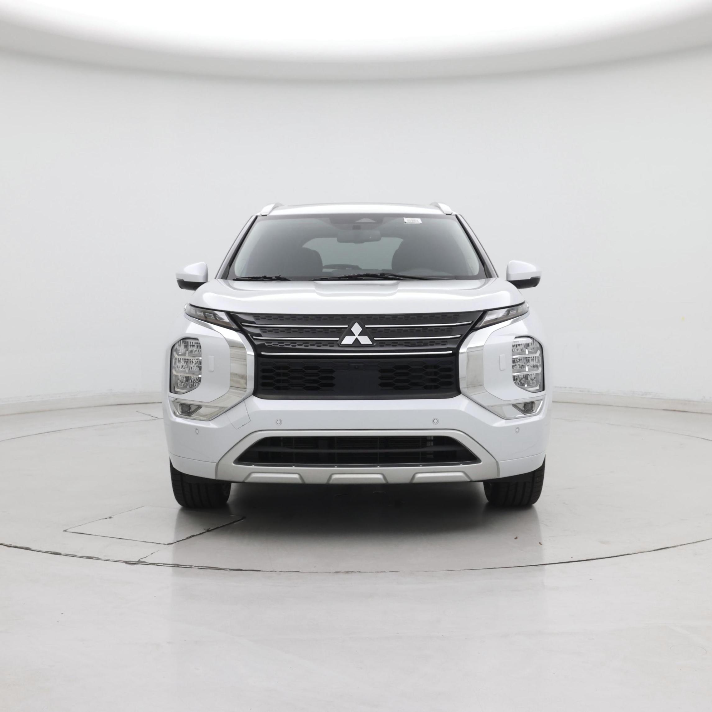 Thumbnail: 2023 Mitsubishi Outlander - 5