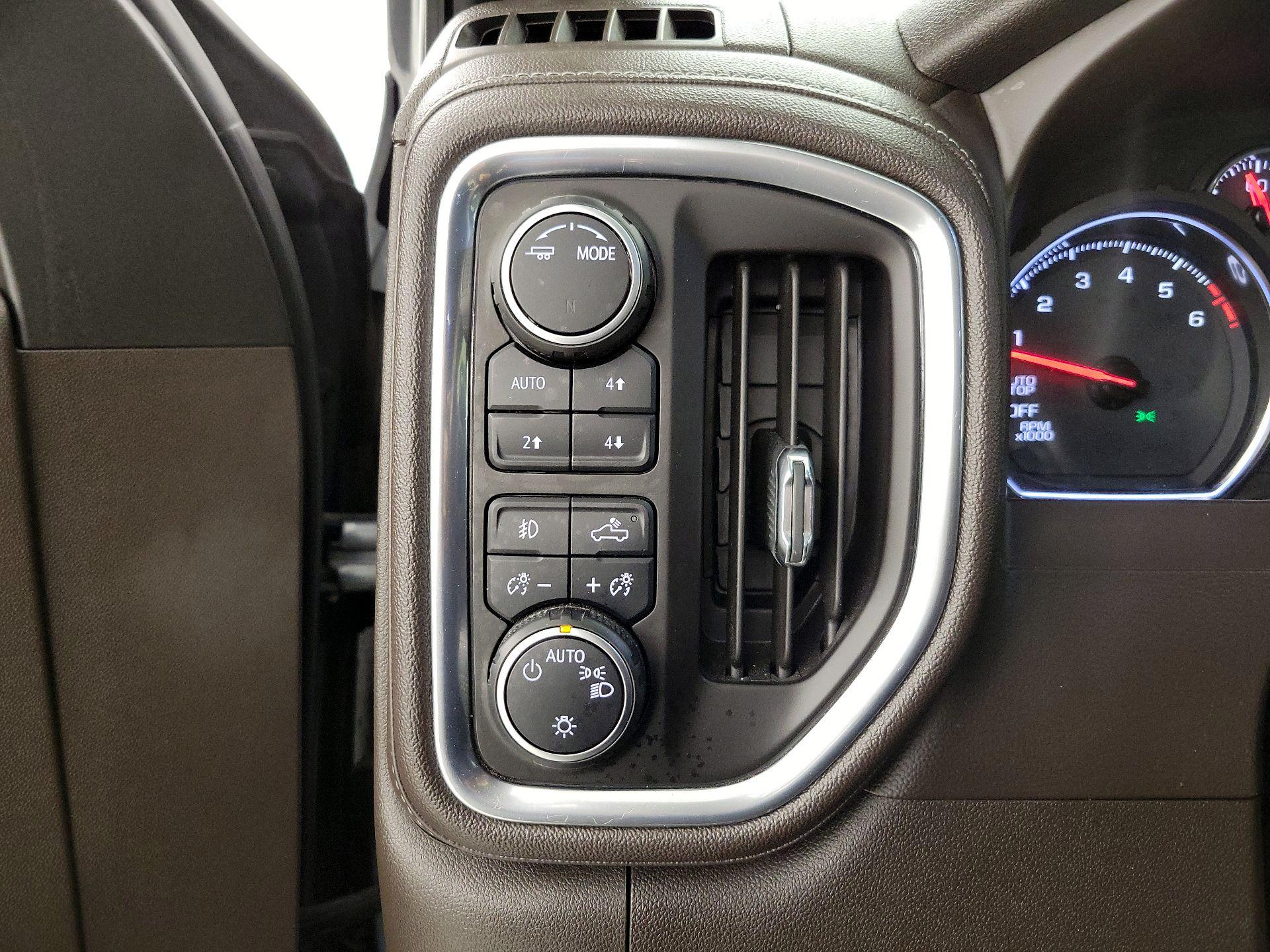 Thumbnail: 2020 Chevrolet Silverado 1500 - 13