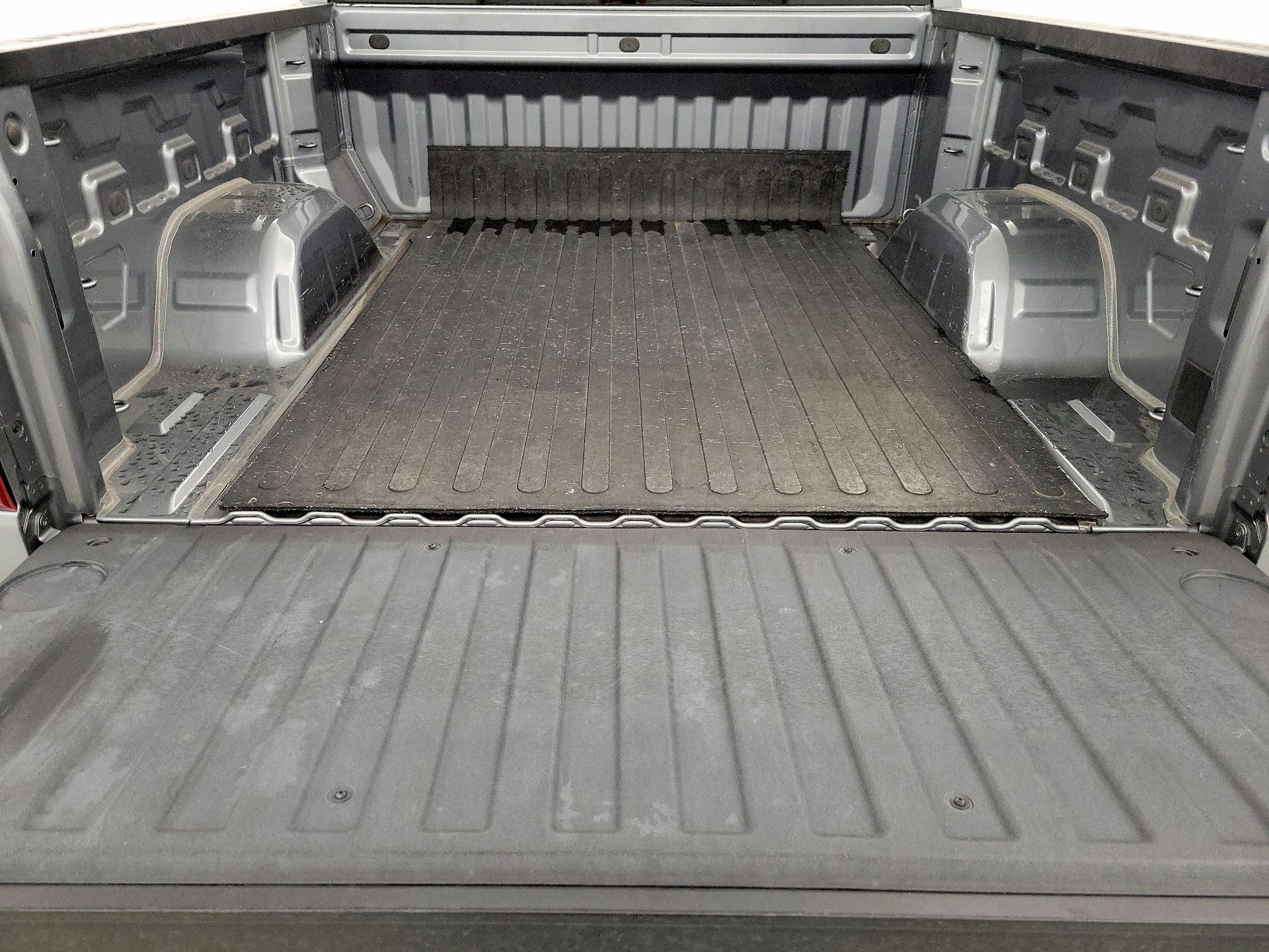 Thumbnail: 2019 Chevrolet Silverado 1500 - 20