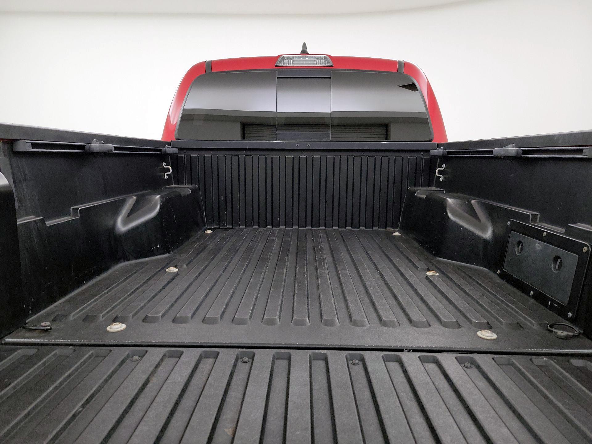 Thumbnail: 2021 Toyota Tacoma - 19
