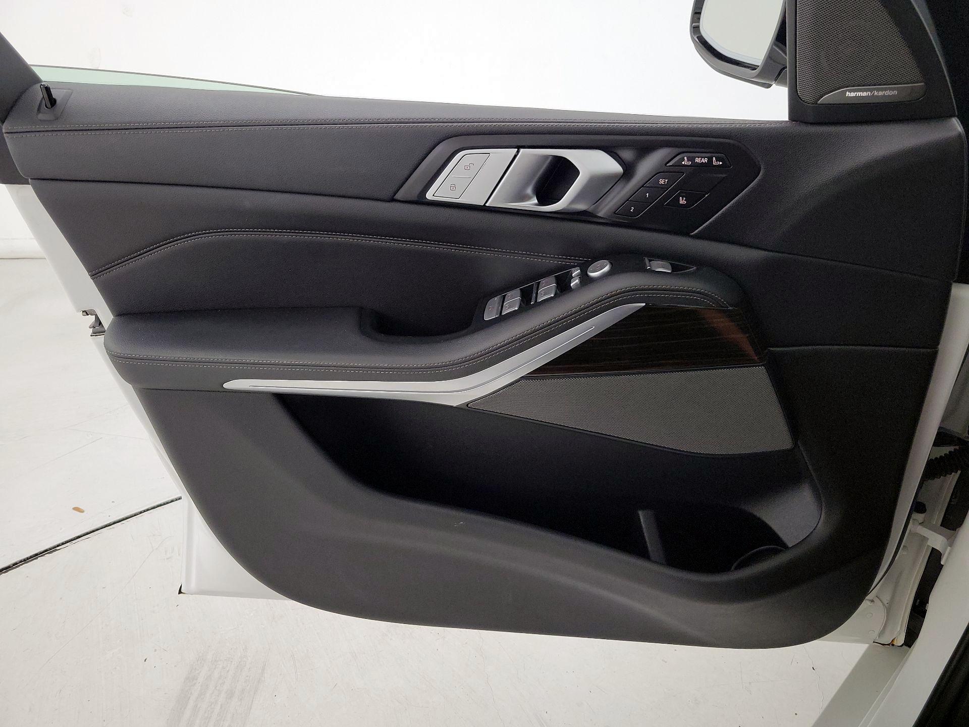 Thumbnail: 2019 BMW X7 - 12