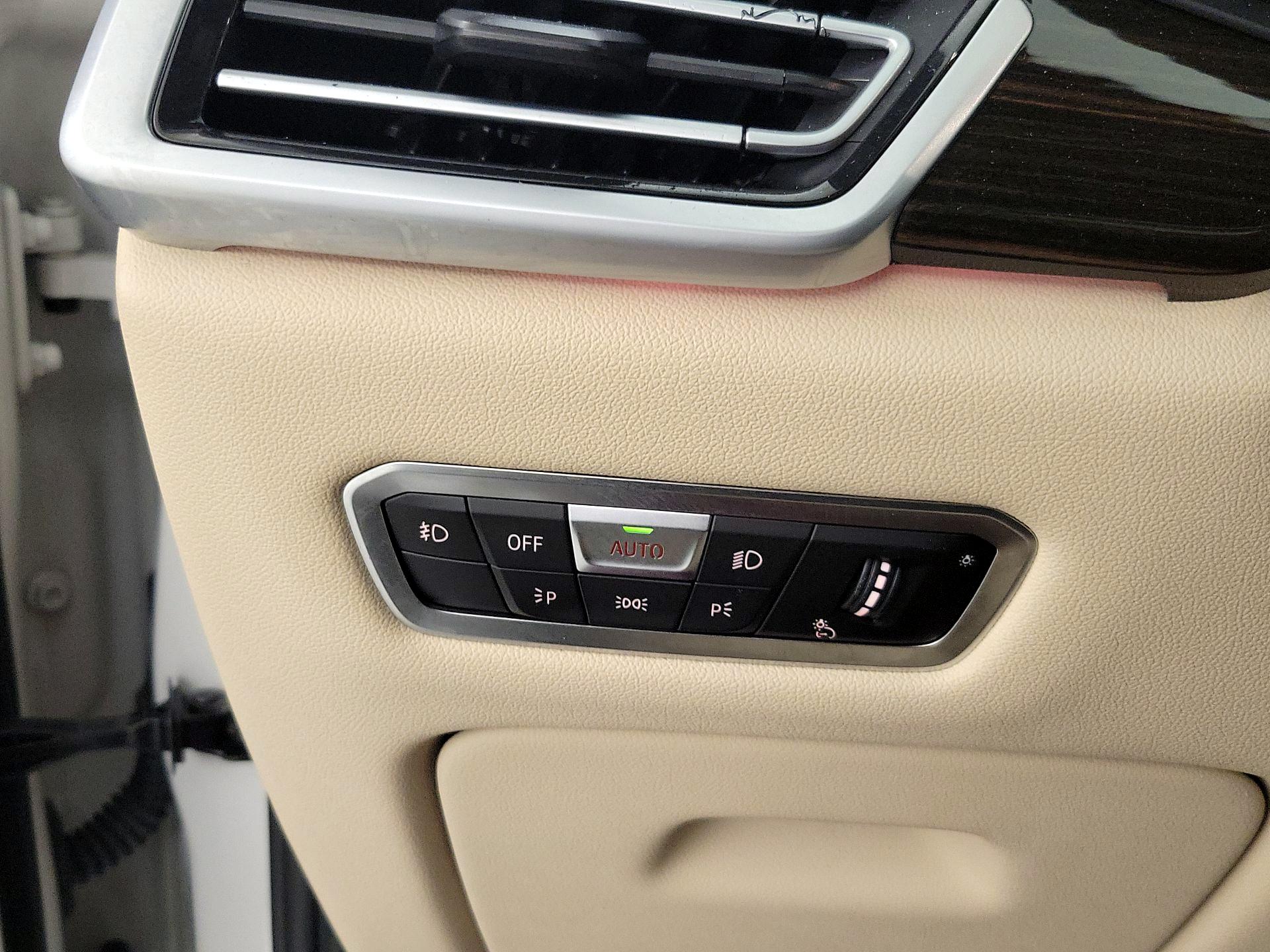 Thumbnail: 2021 BMW X5 - 13