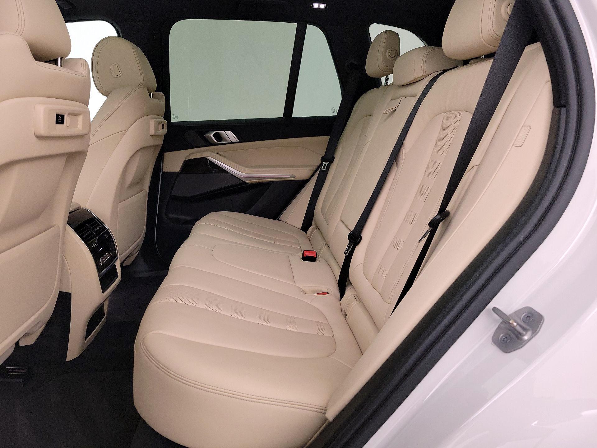 Thumbnail: 2021 BMW X5 - 20