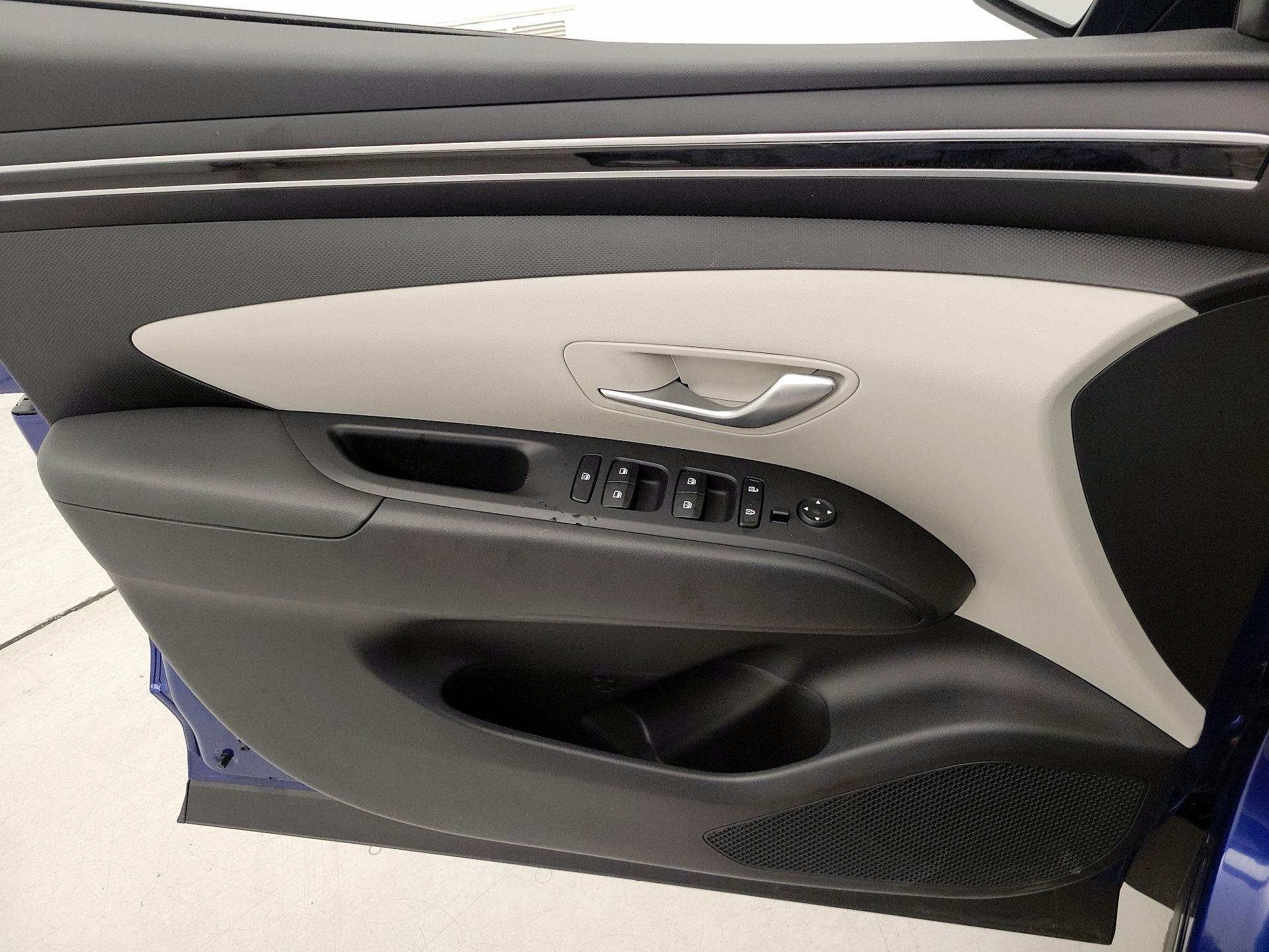 Thumbnail: 2022 Hyundai Tucson - 12