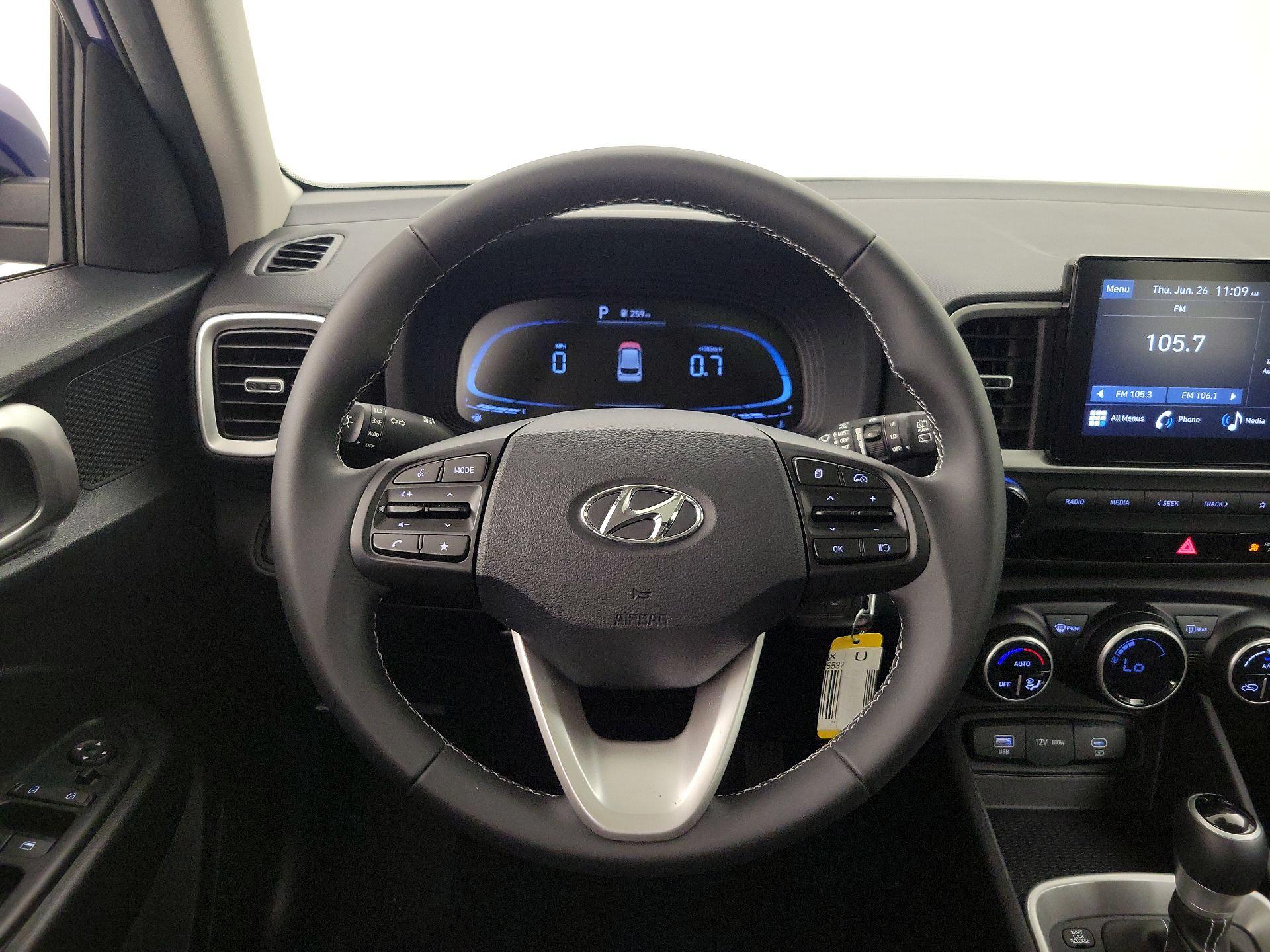 Thumbnail: 2023 Hyundai Venue - 10