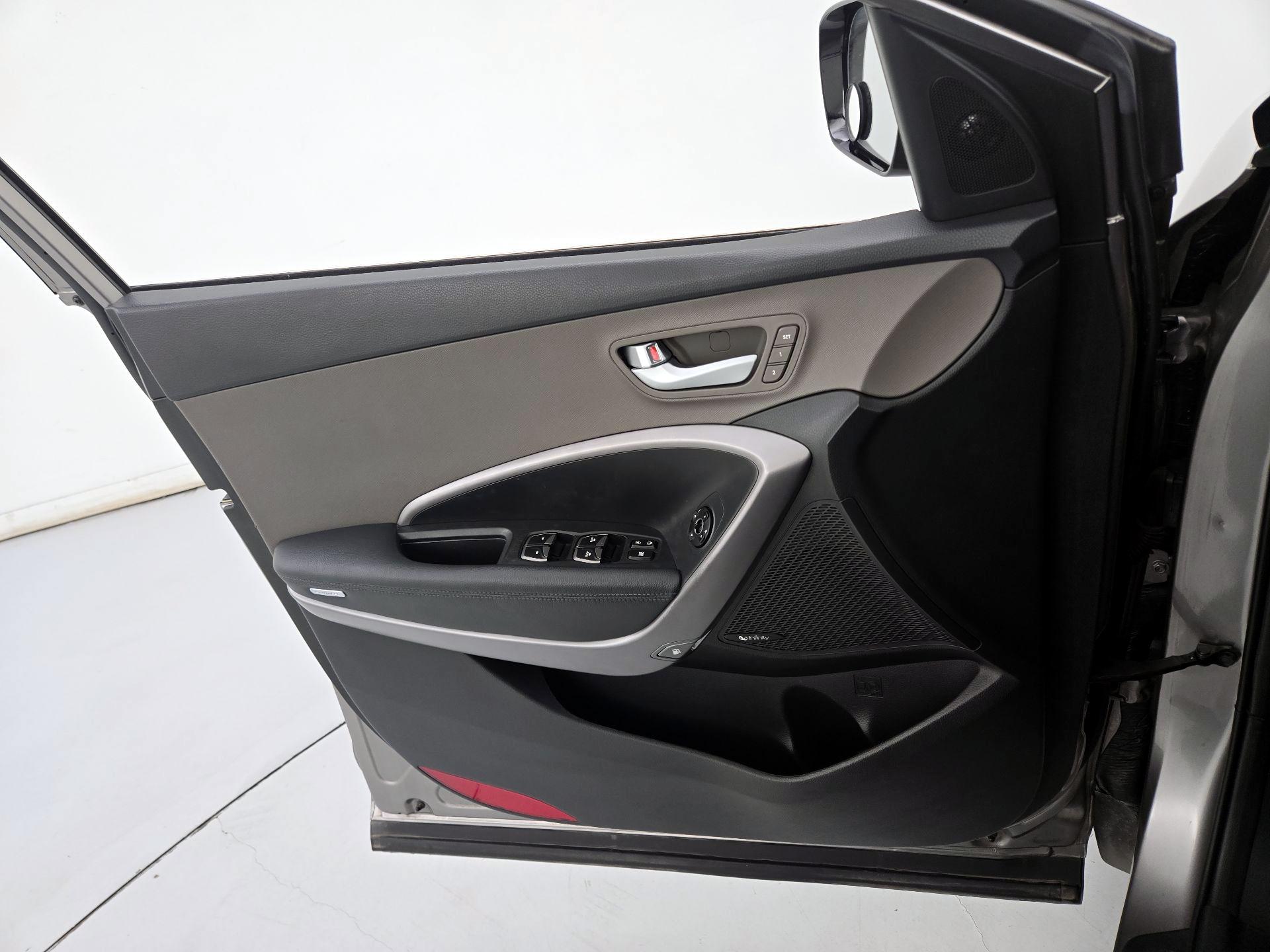 Thumbnail: 2016 Hyundai Santa Fe - 12