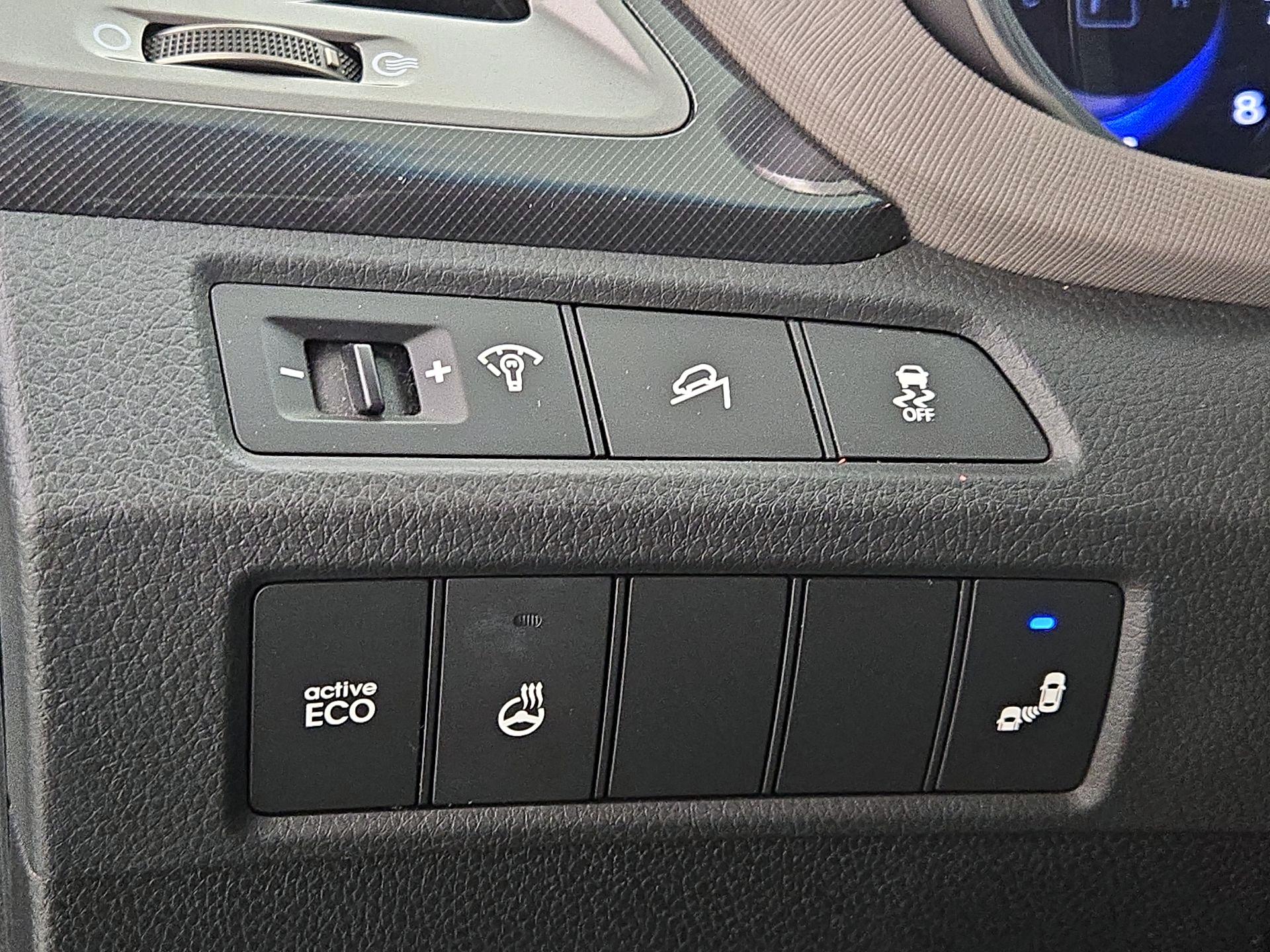 Thumbnail: 2016 Hyundai Santa Fe - 13