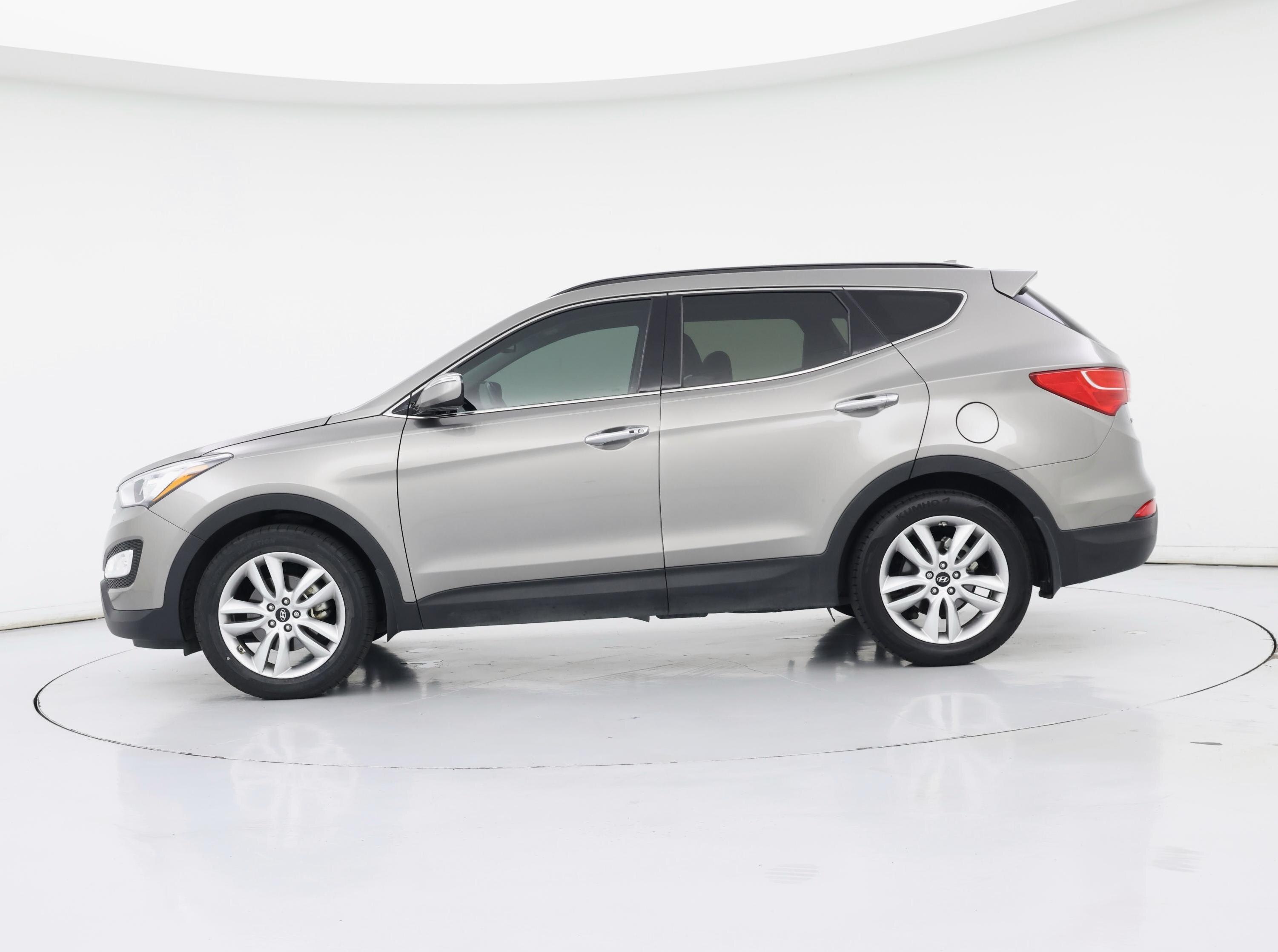 Thumbnail: 2016 Hyundai Santa Fe - 3