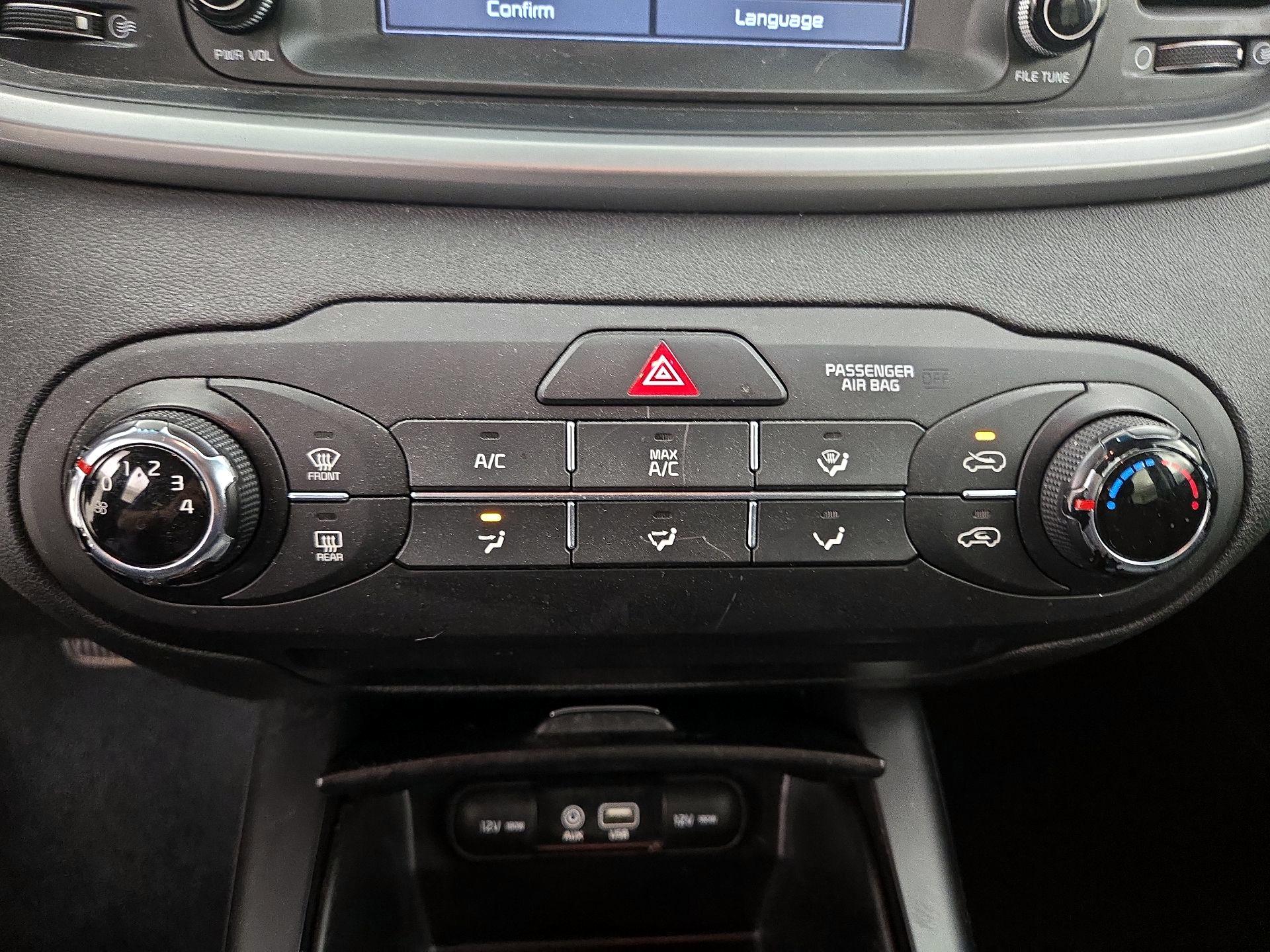 Thumbnail: 2020 Kia Sorento - 16