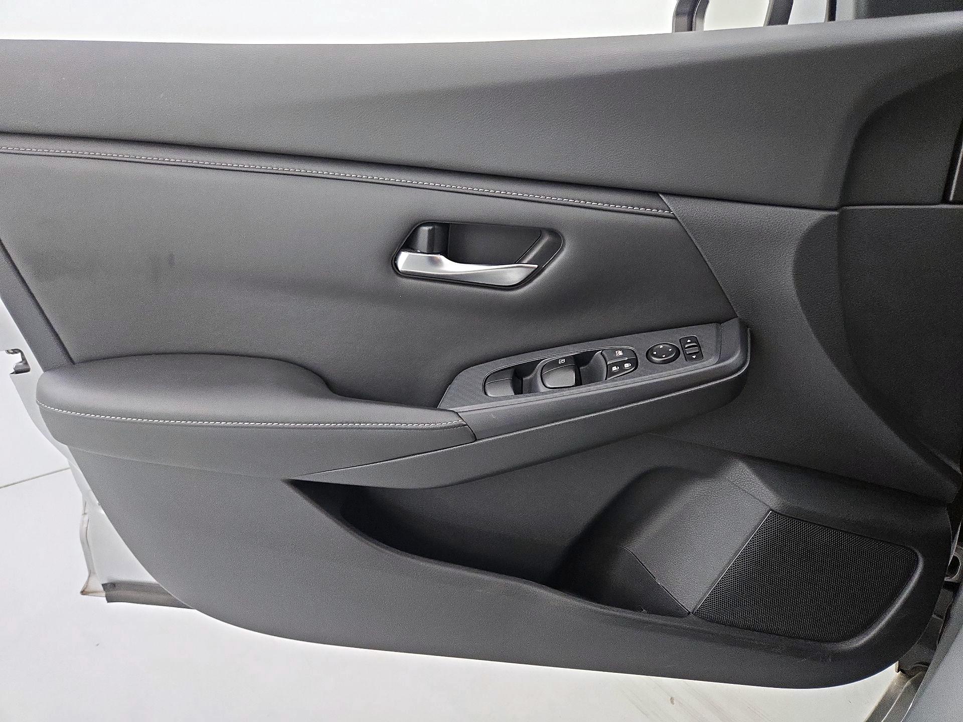Thumbnail: 2020 Nissan Sentra - 12