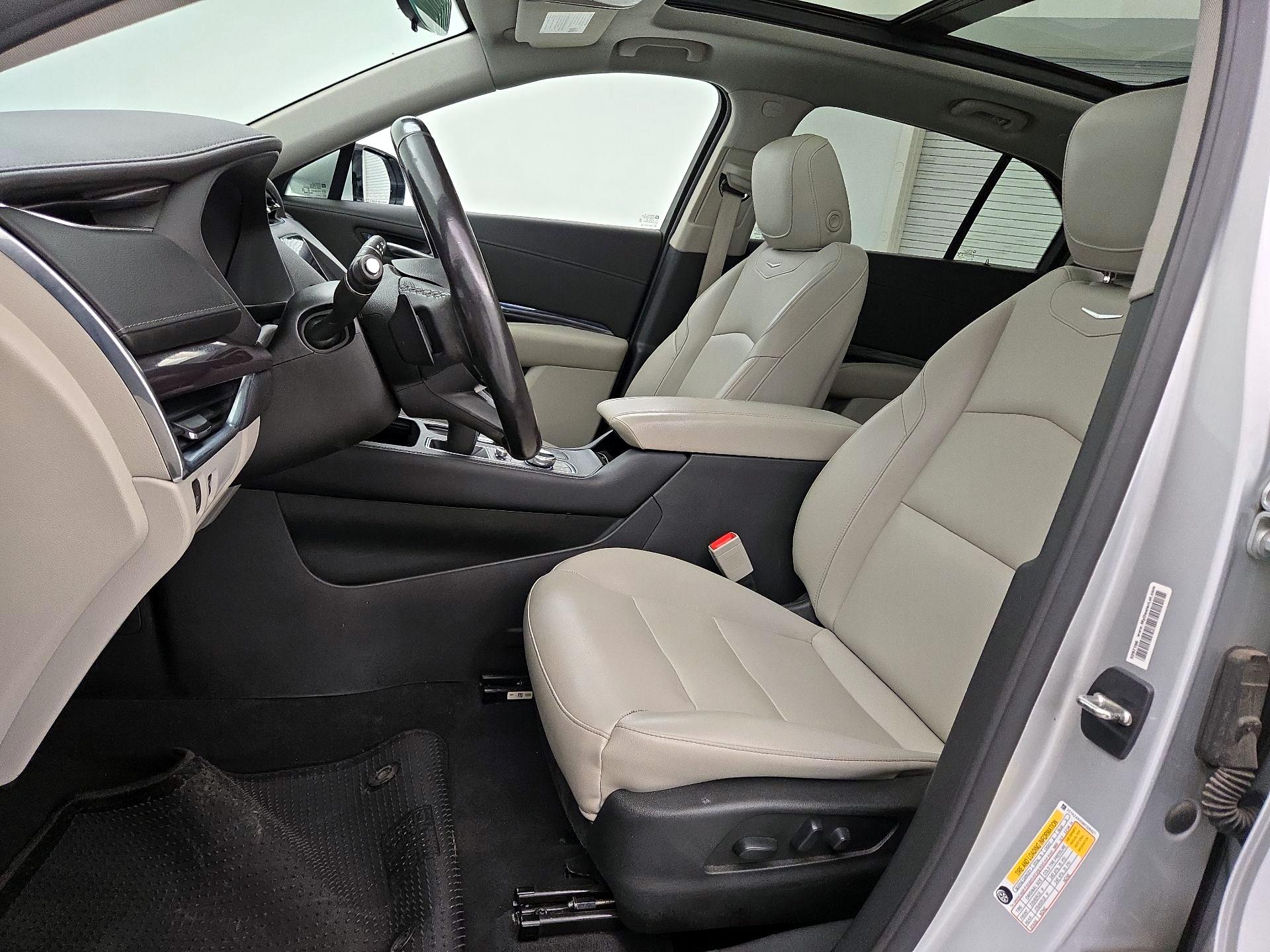Thumbnail: 2021 Cadillac XT4 - 11