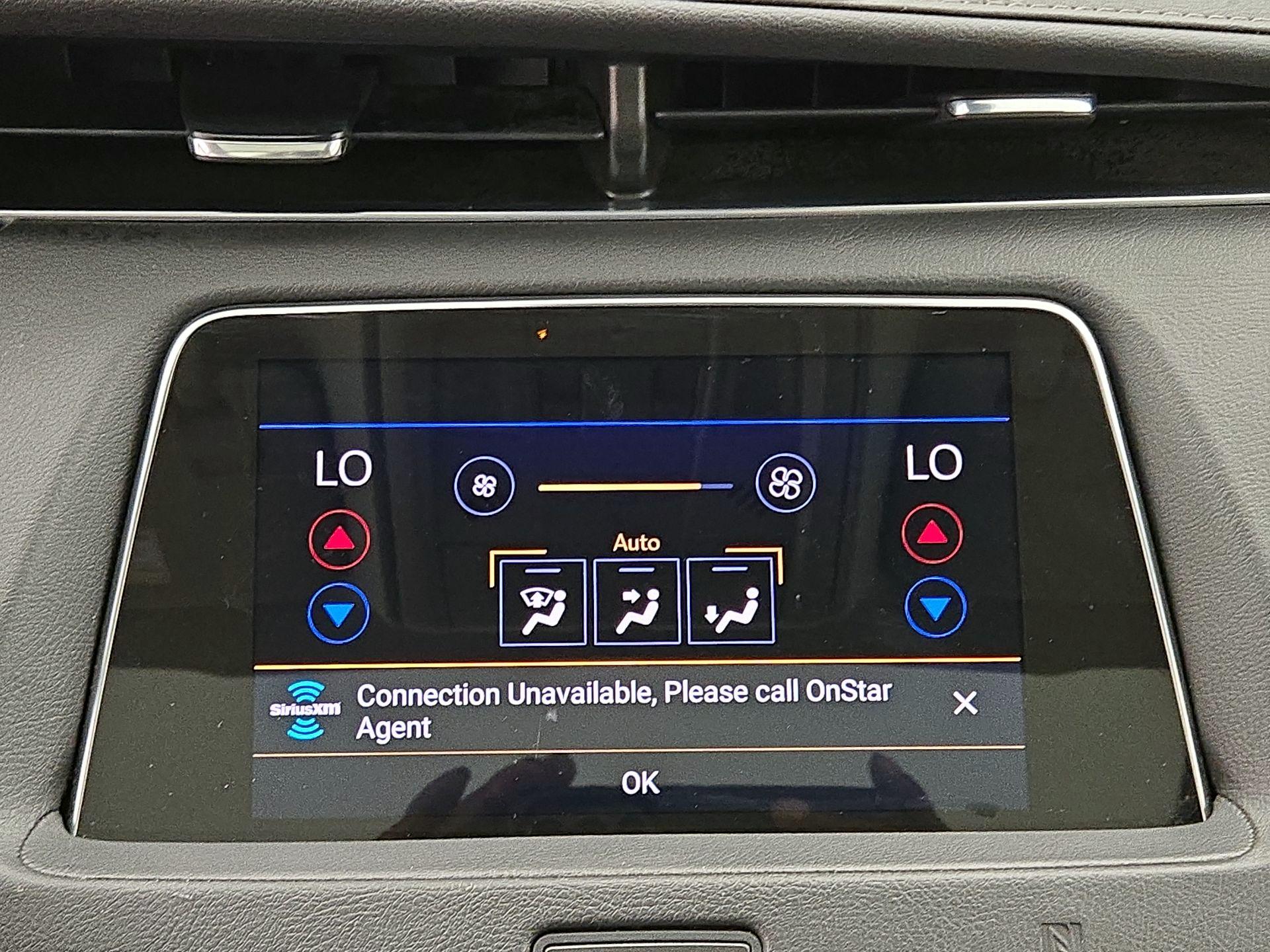 Thumbnail: 2021 Cadillac XT4 - 16