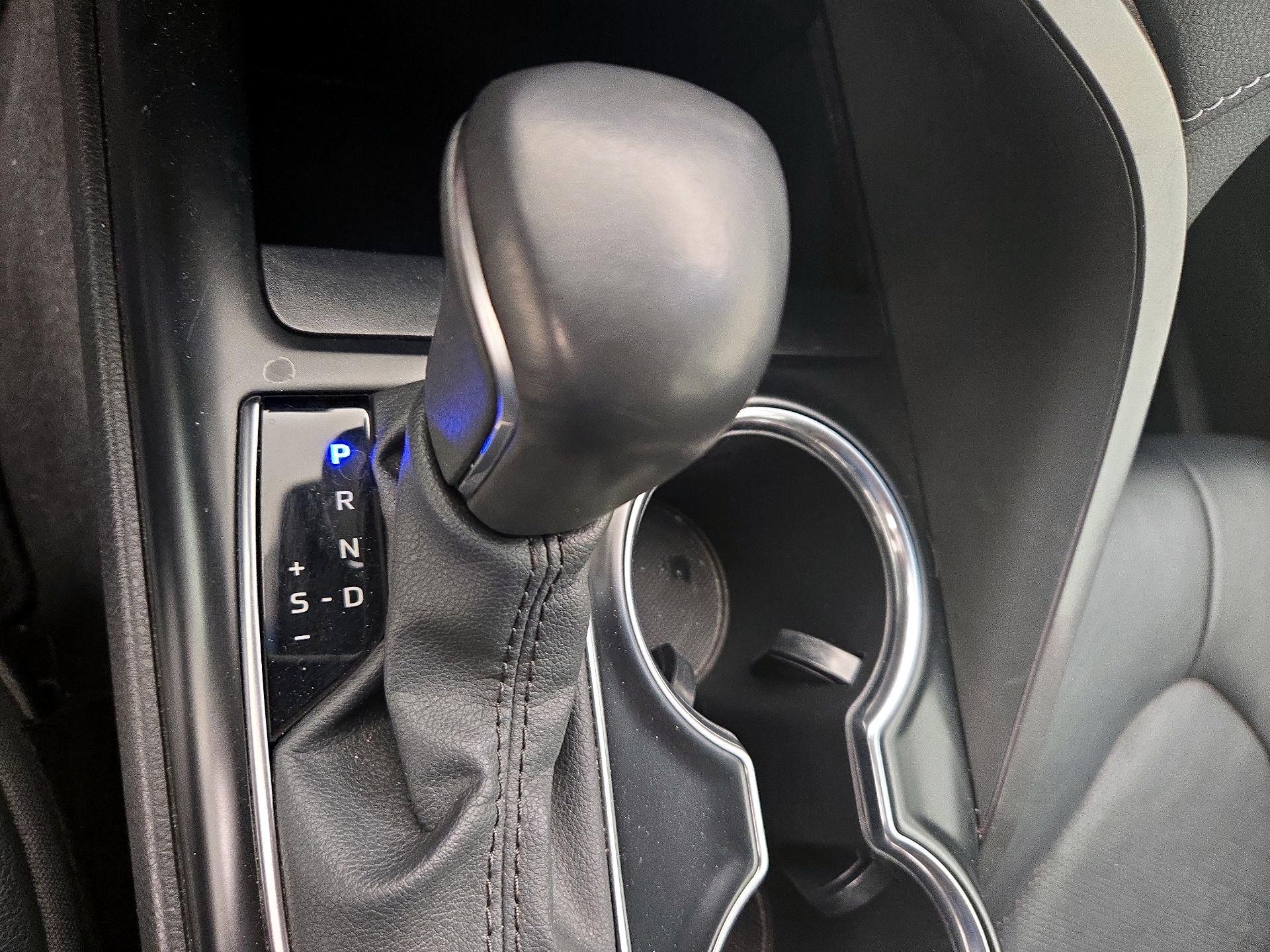 Thumbnail: 2020 Toyota Camry - 17