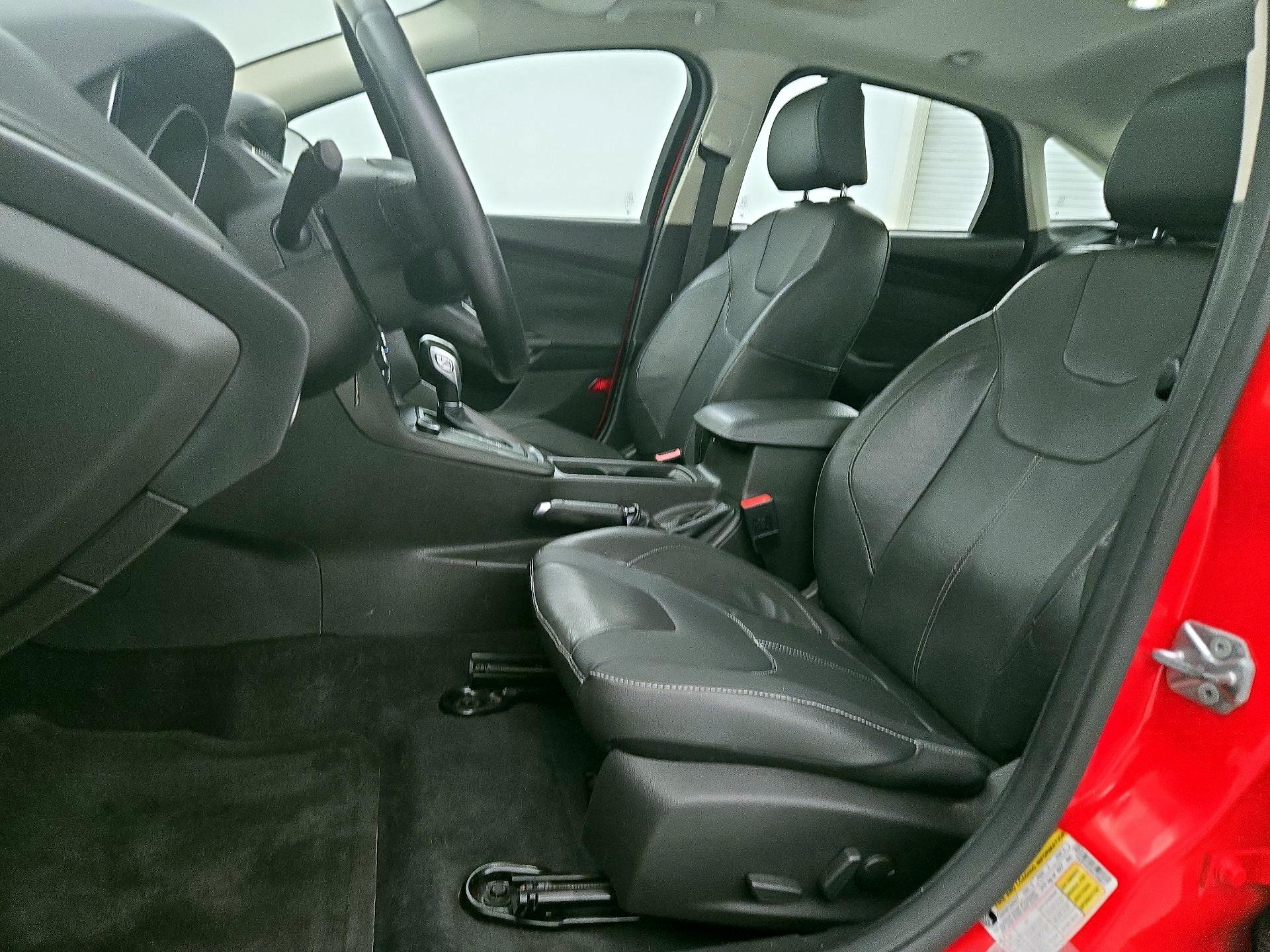 Thumbnail: 2015 Ford Focus - 11