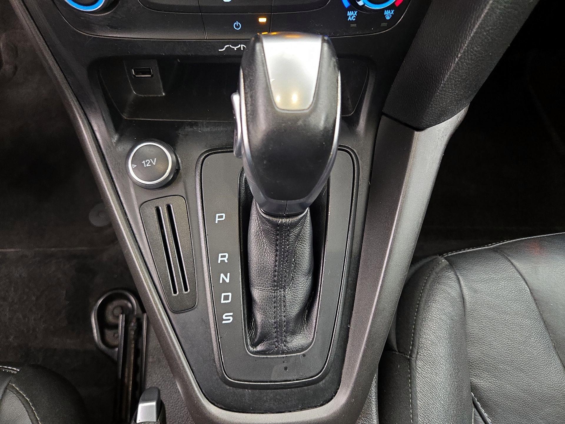 Thumbnail: 2015 Ford Focus - 17