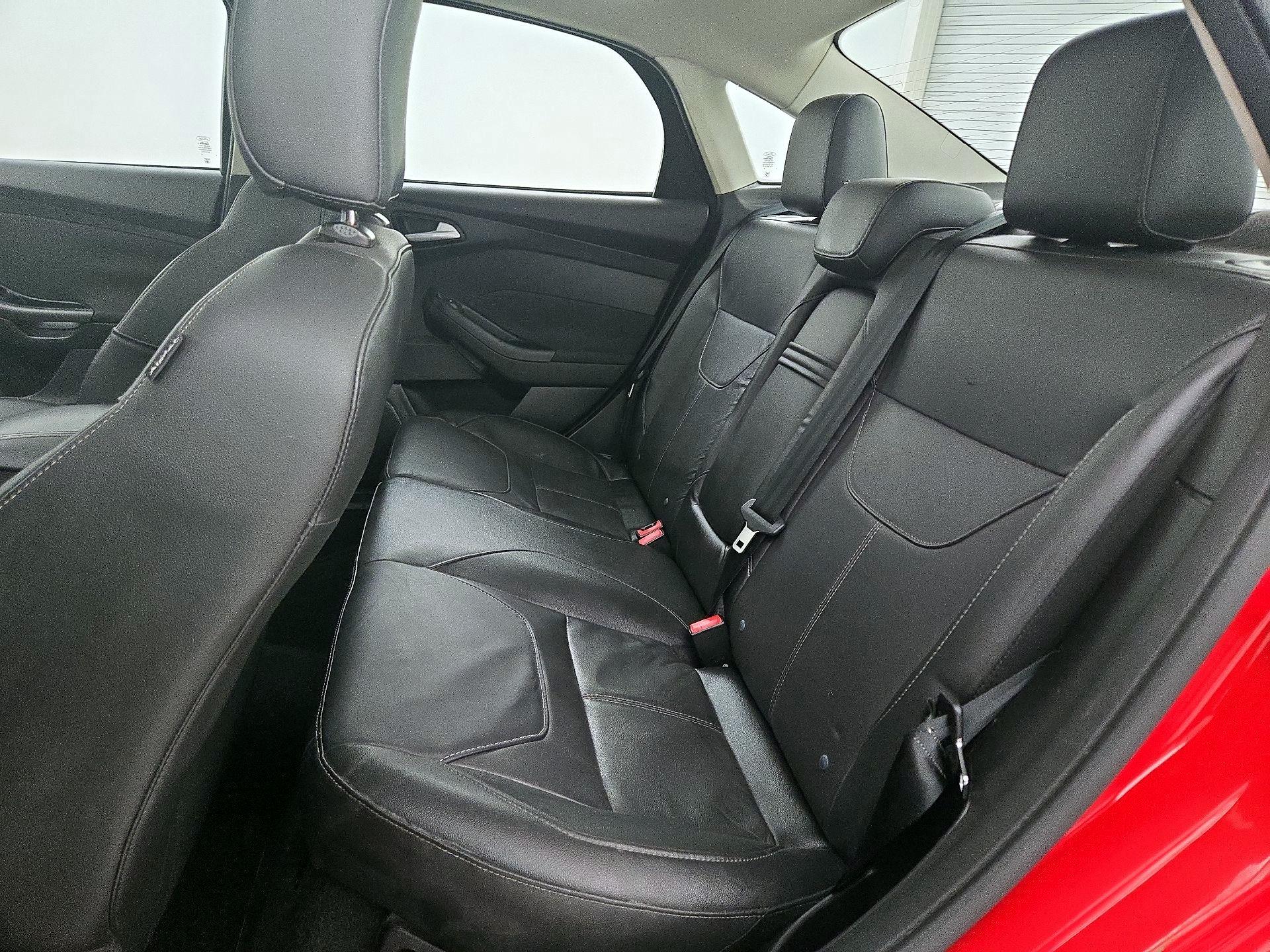 Thumbnail: 2015 Ford Focus - 20