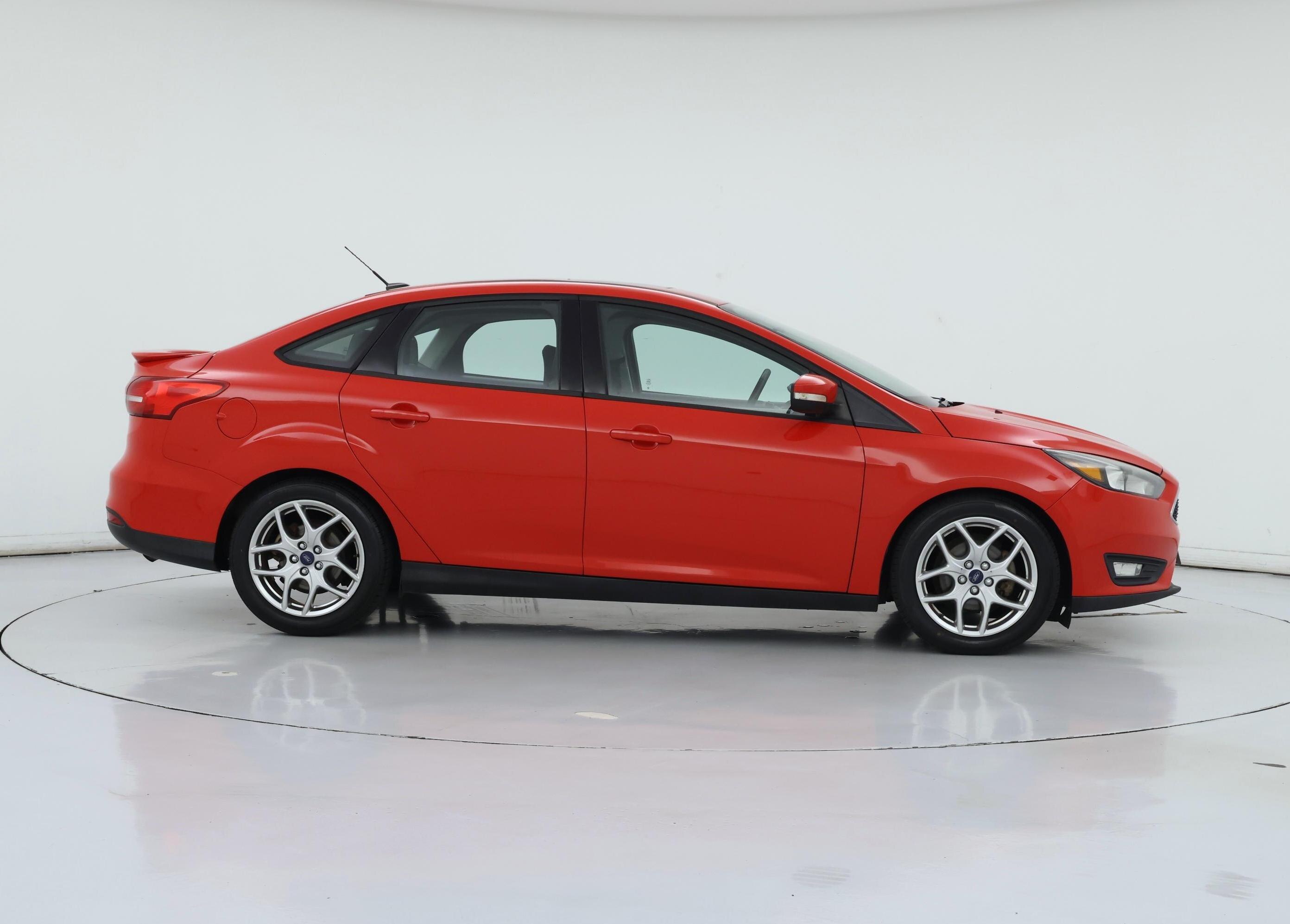 Thumbnail: 2015 Ford Focus - 7
